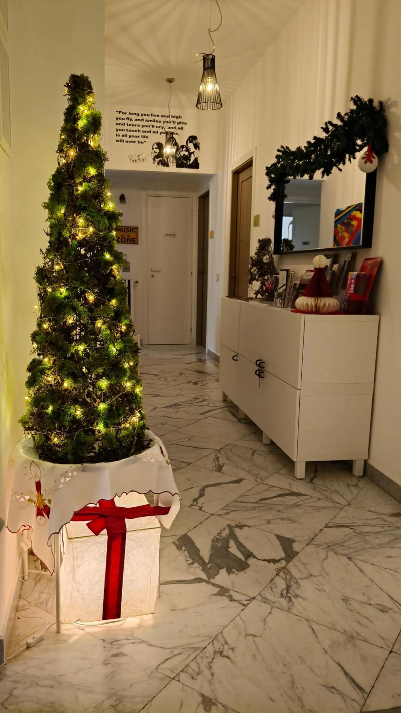 Decorative detail in Colori e Note