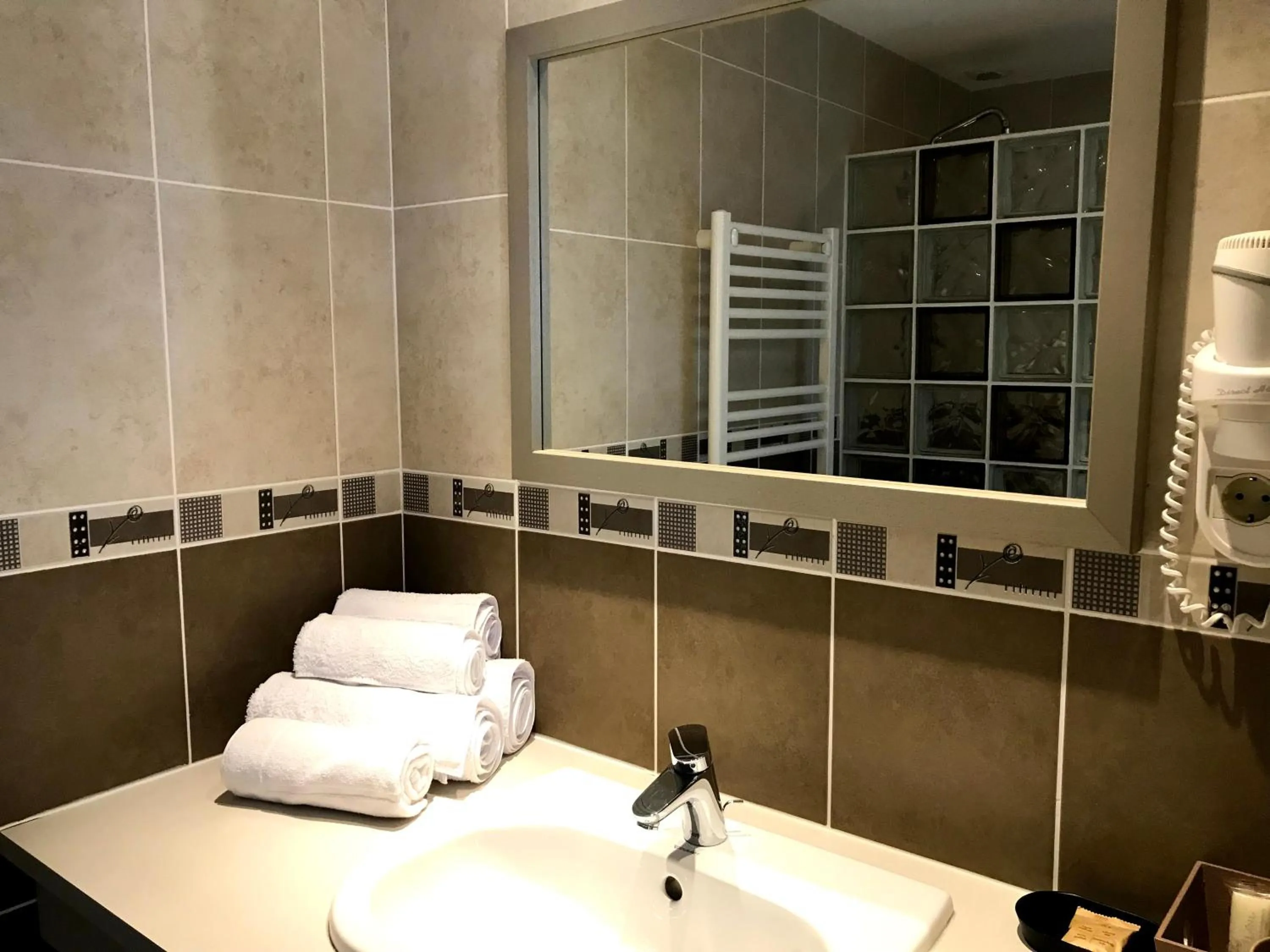 HOSTELLERIE DES BICHONNIERES