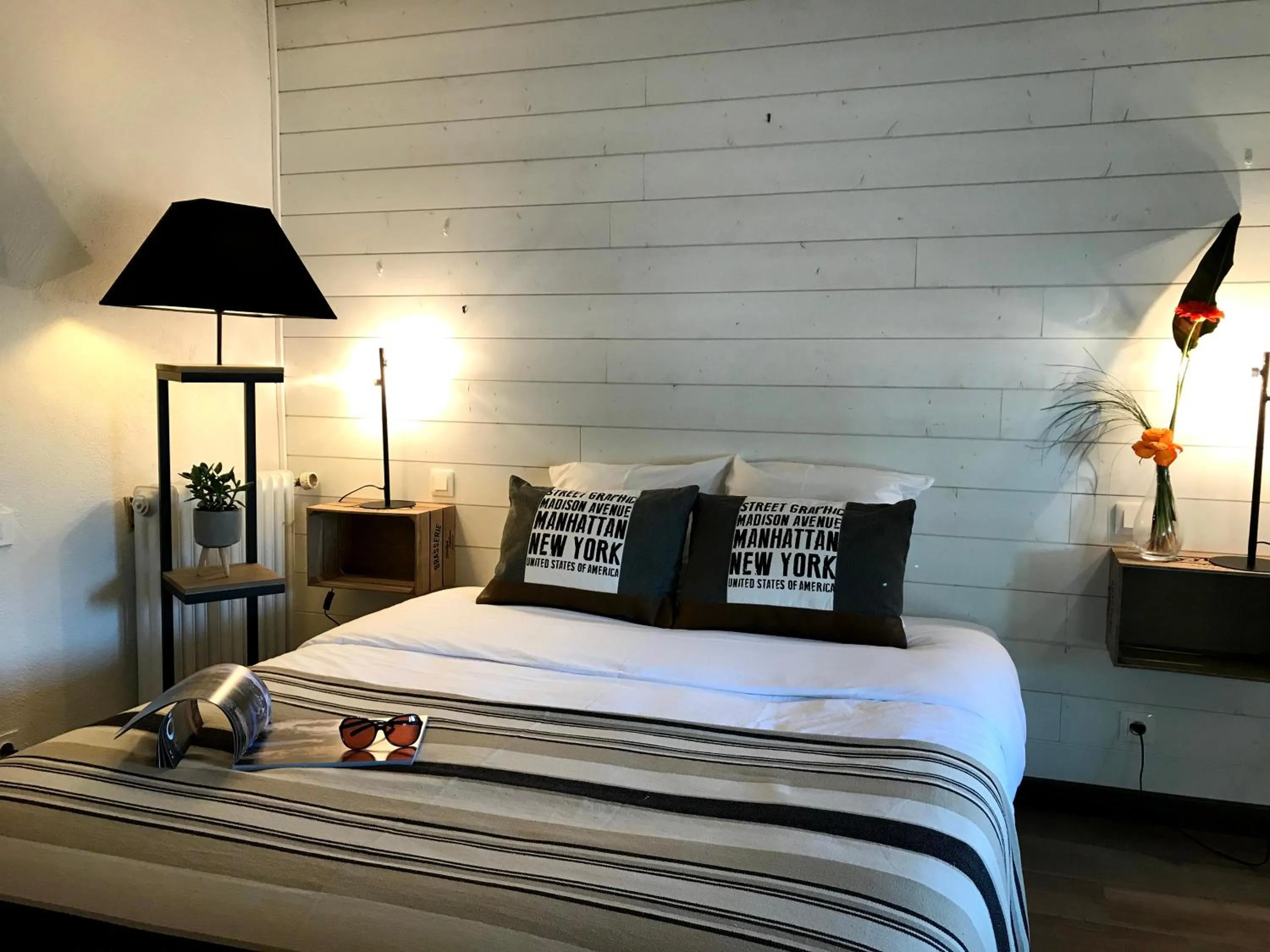 Bed in HOSTELLERIE DES BICHONNIERES