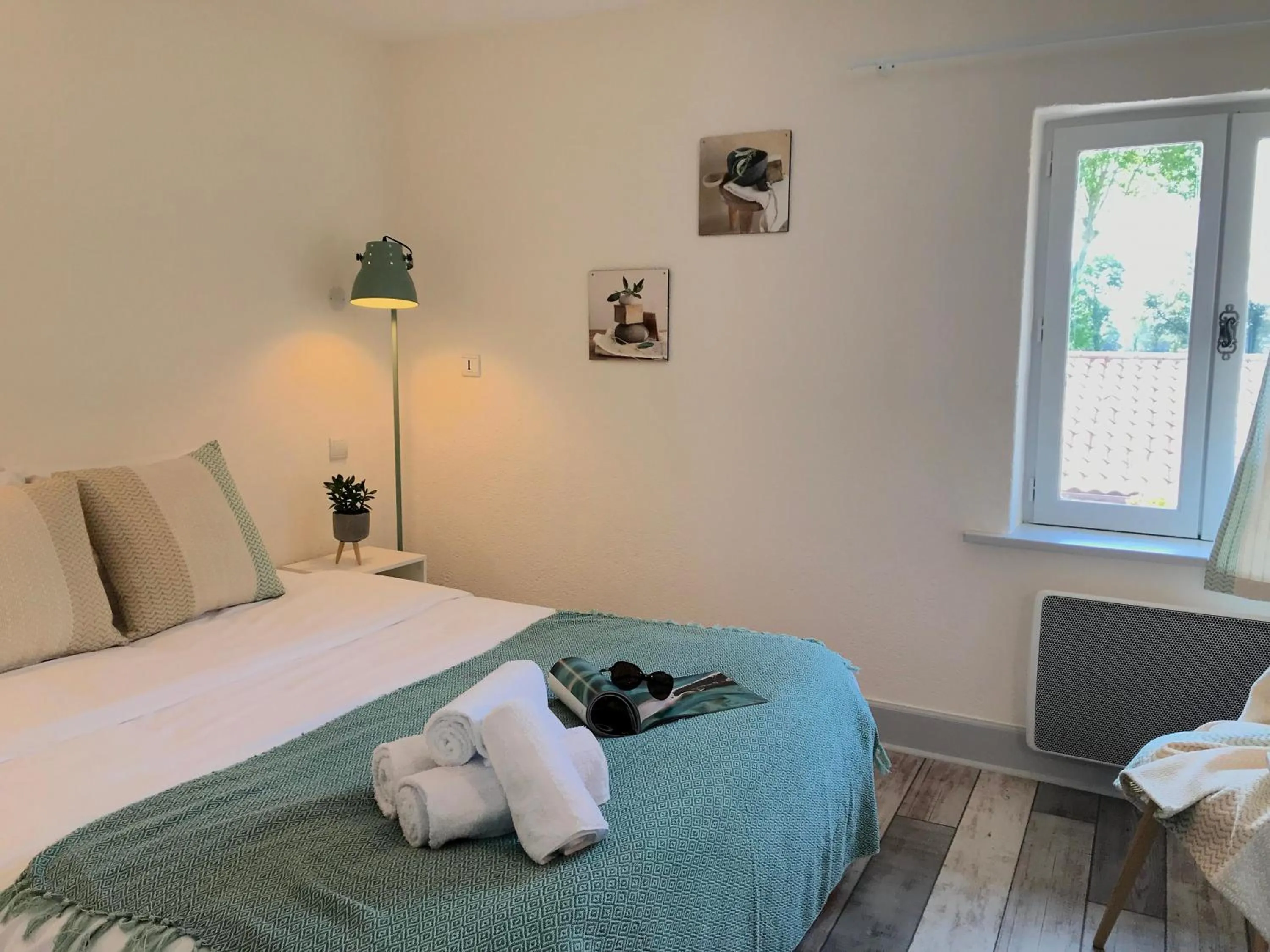 Bed in HOSTELLERIE DES BICHONNIERES