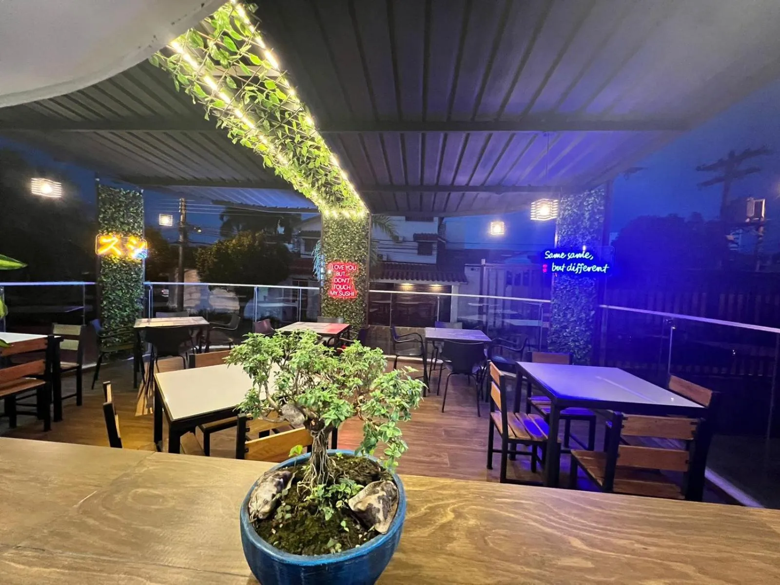 Restaurant/places to eat in Mai Suites Apart Hotel