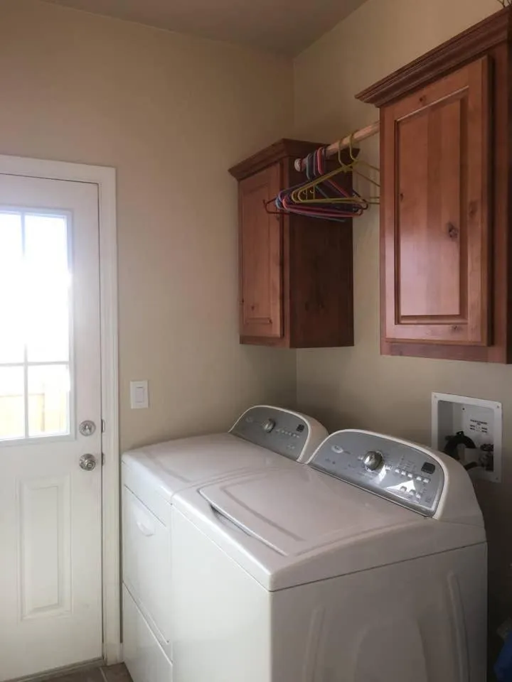 Bed in Local VIEW Pet Friendly BOAT Parking Close to Antelope Canyon HorseshoeBend