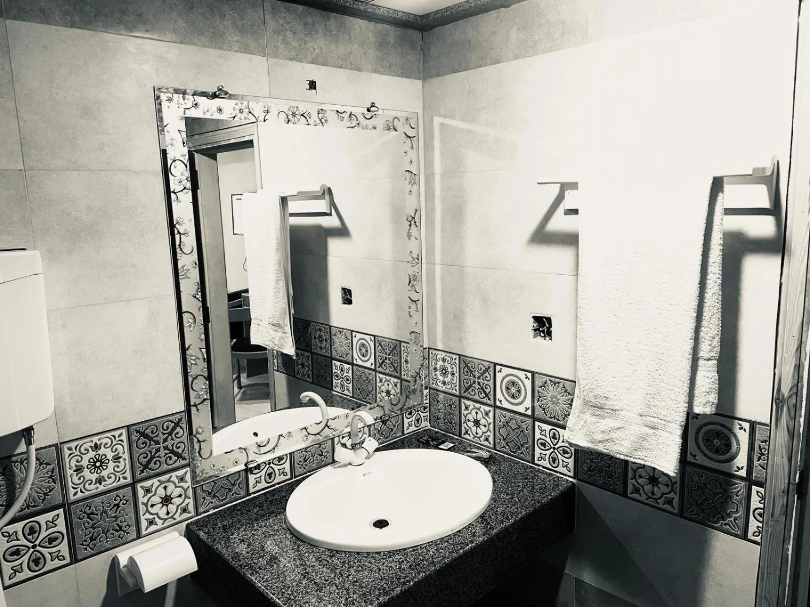 Bathroom in Hotel Sarawan