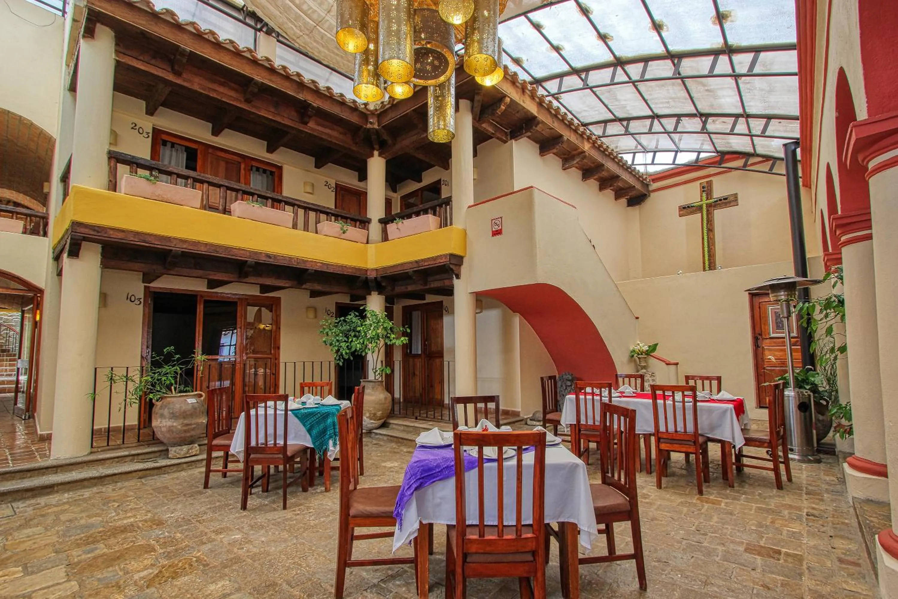 Restaurant/places to eat in Hotel San Marcos