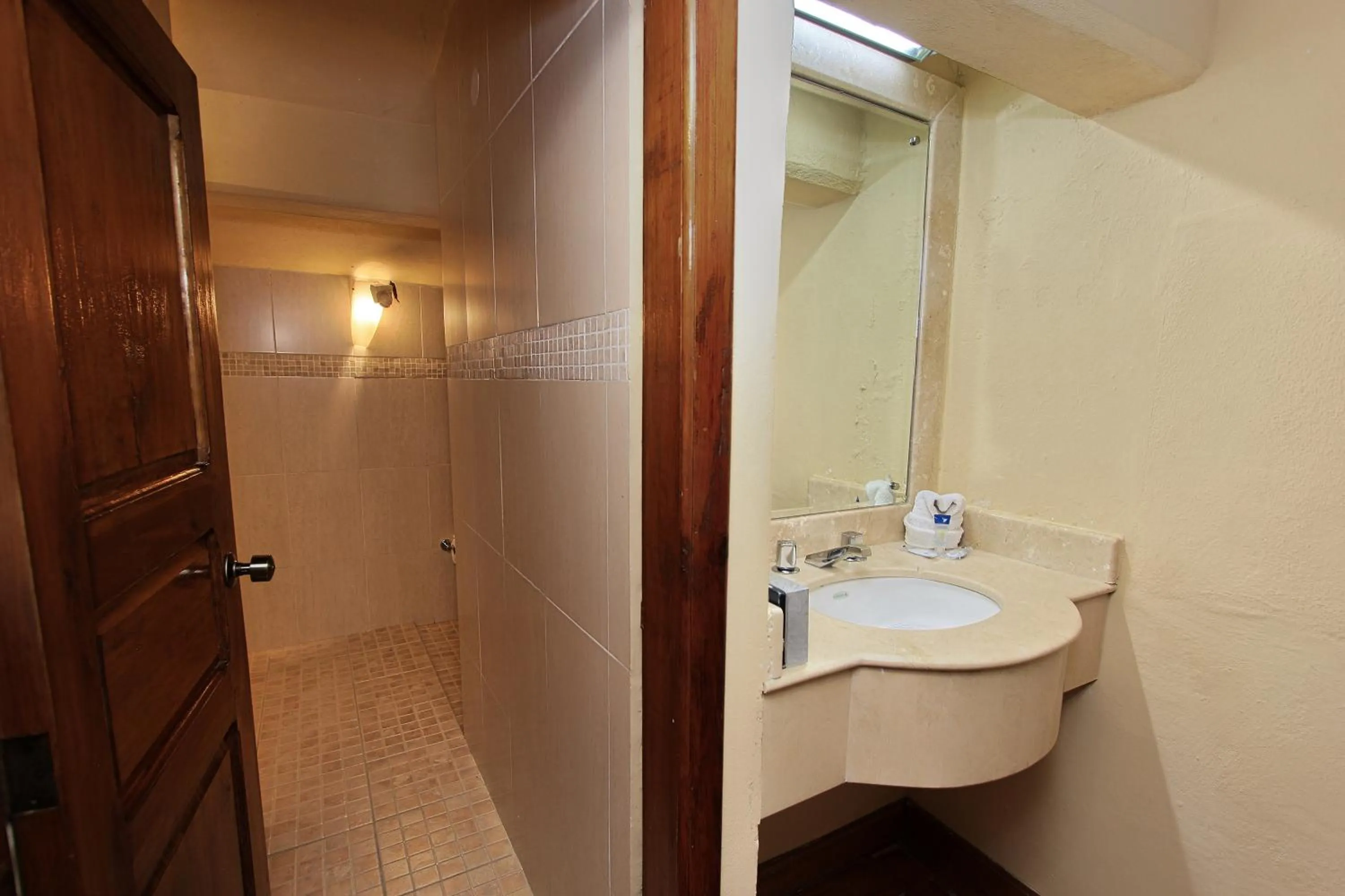 Bathroom in Hotel San Marcos