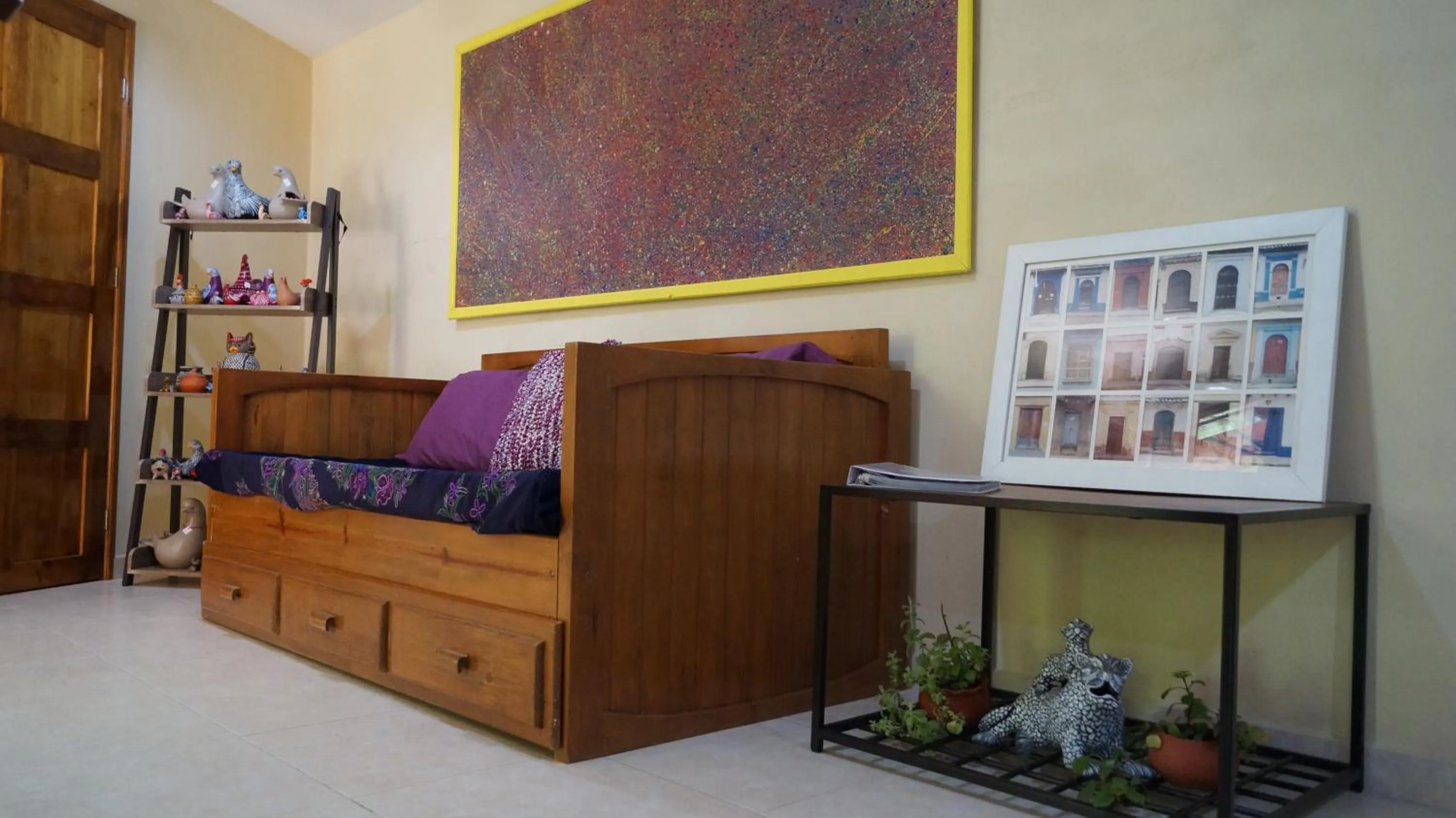 Living room, Bed in J&K Suite