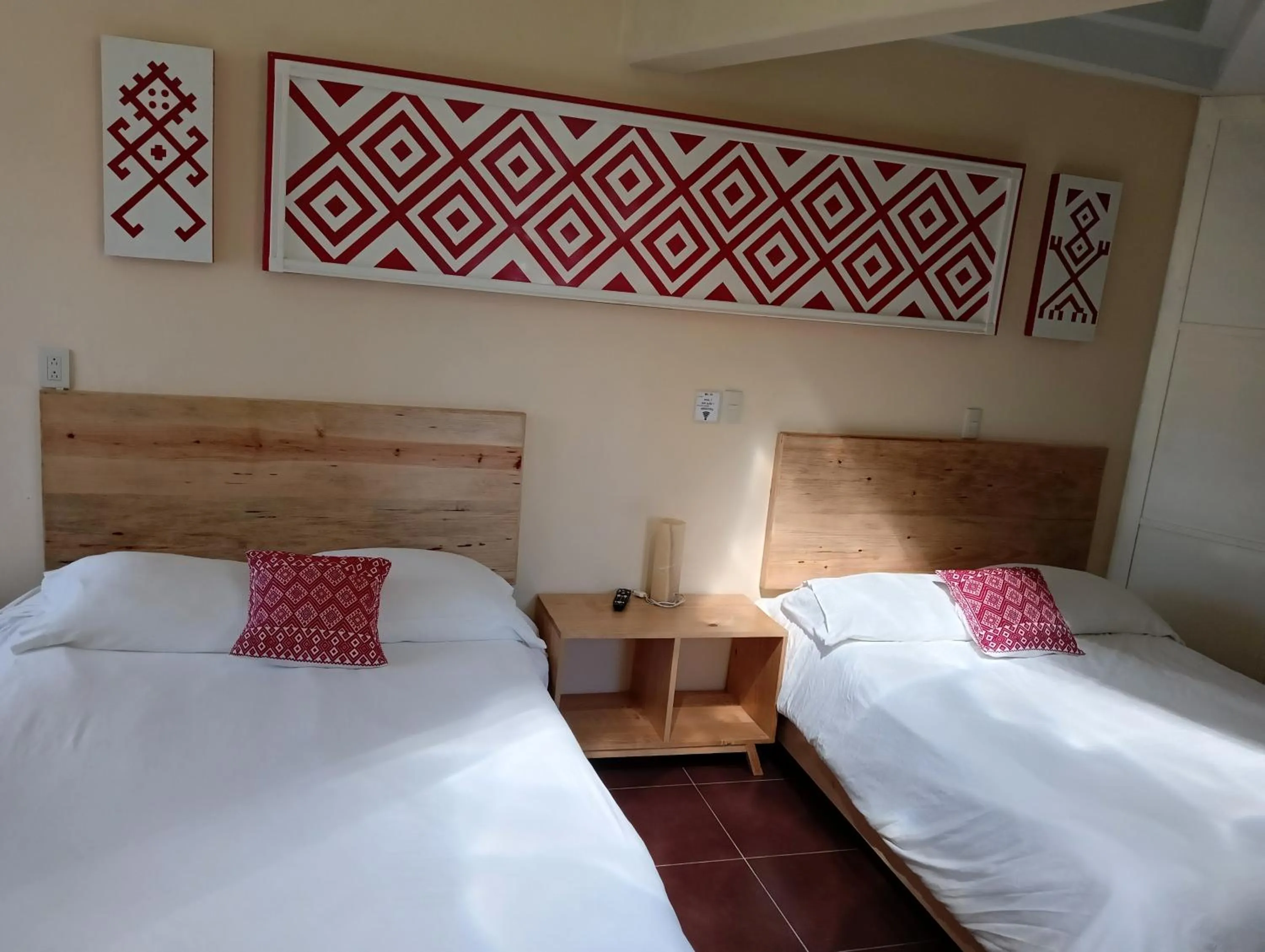 Photo of the whole room, Bed in J&K Suite