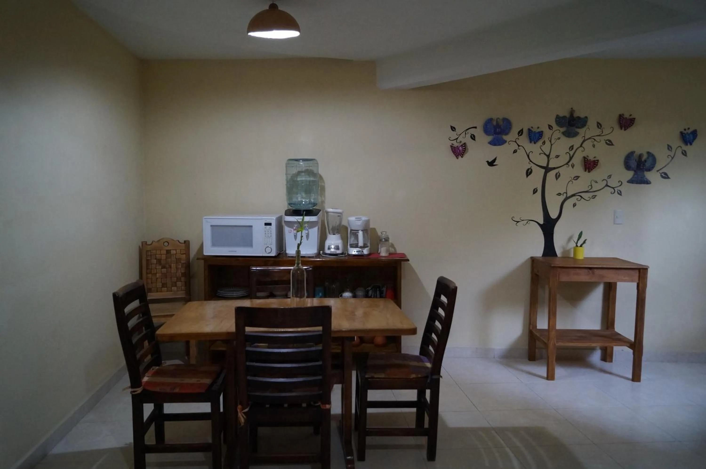 Dining area in J&K Suite