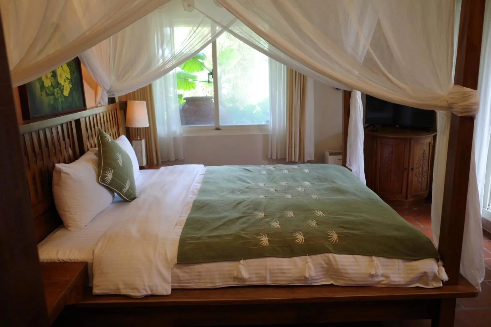 Bed in Red Garden Resort