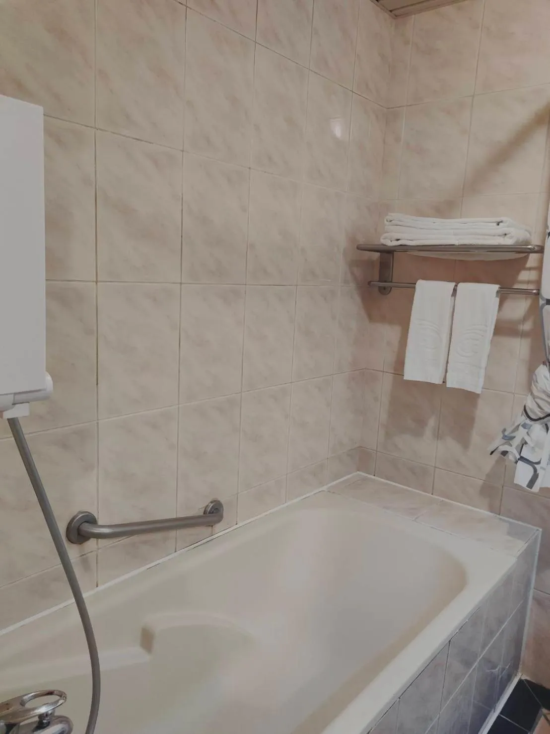 Bath in Champion Hotel