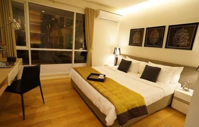 Bed in Luxury Suite @ BTS Nana