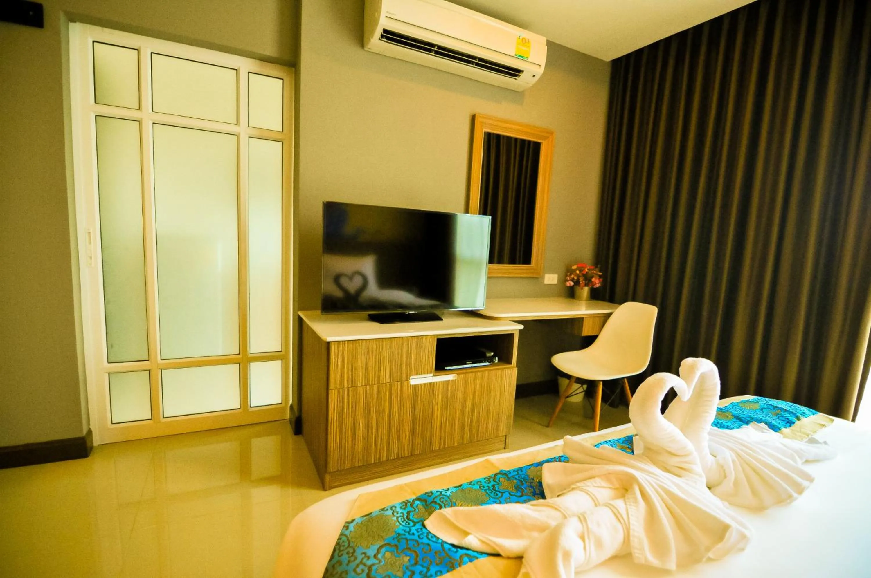 Photo of the whole room, Bed in The Sila Hotel