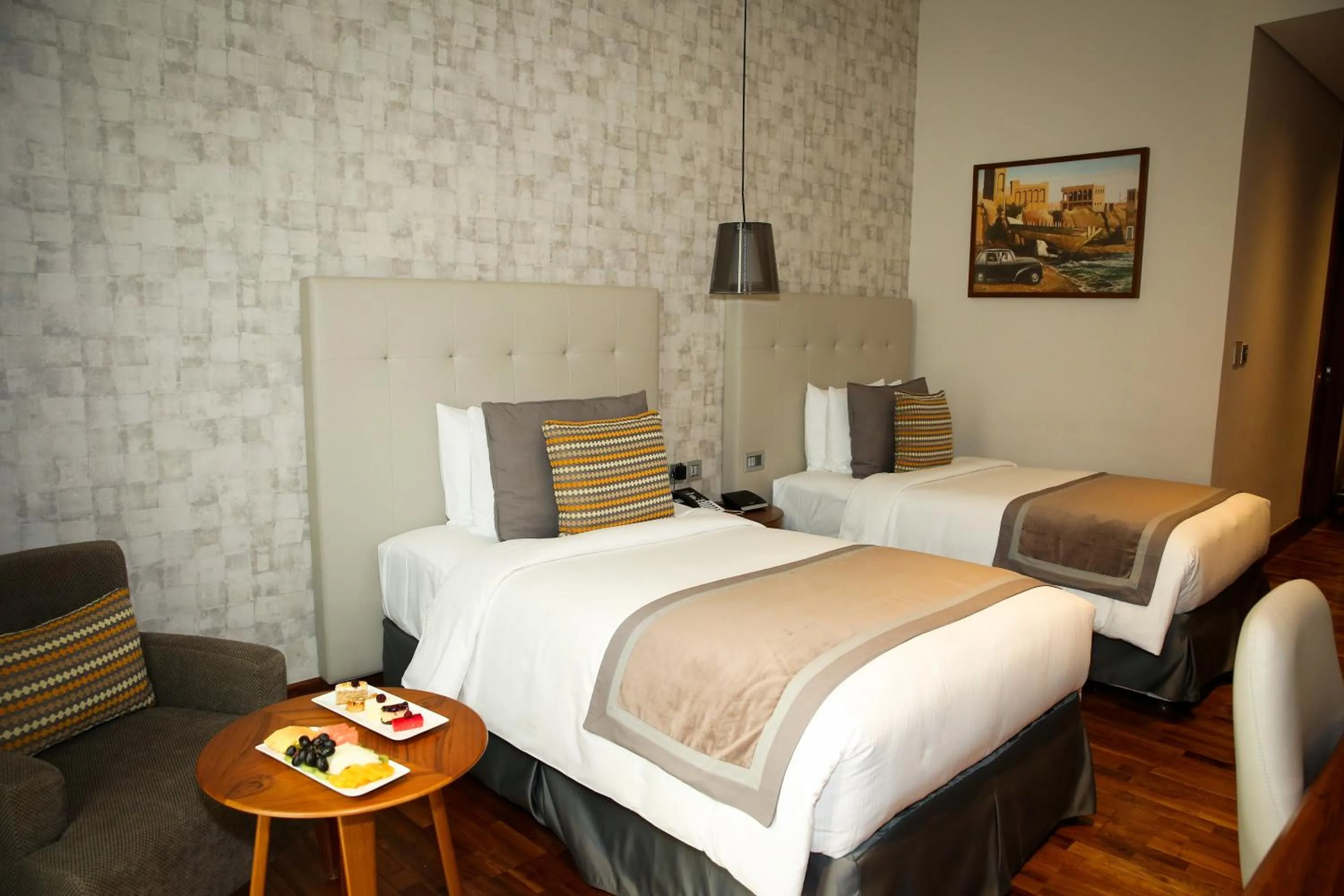 Bedroom, Bed in The Avenue Hotel