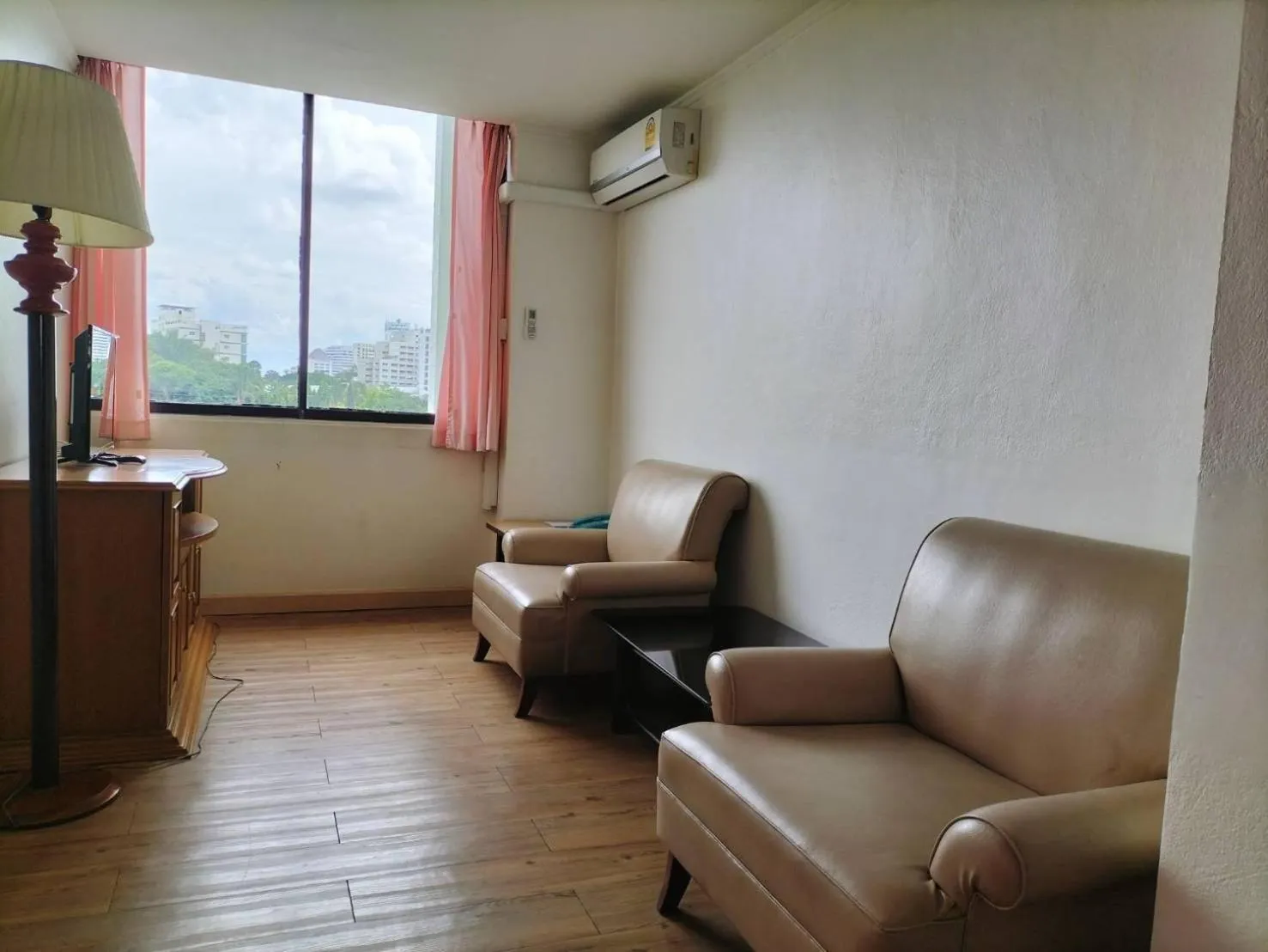 Seating area in The Pacific Cool Chic