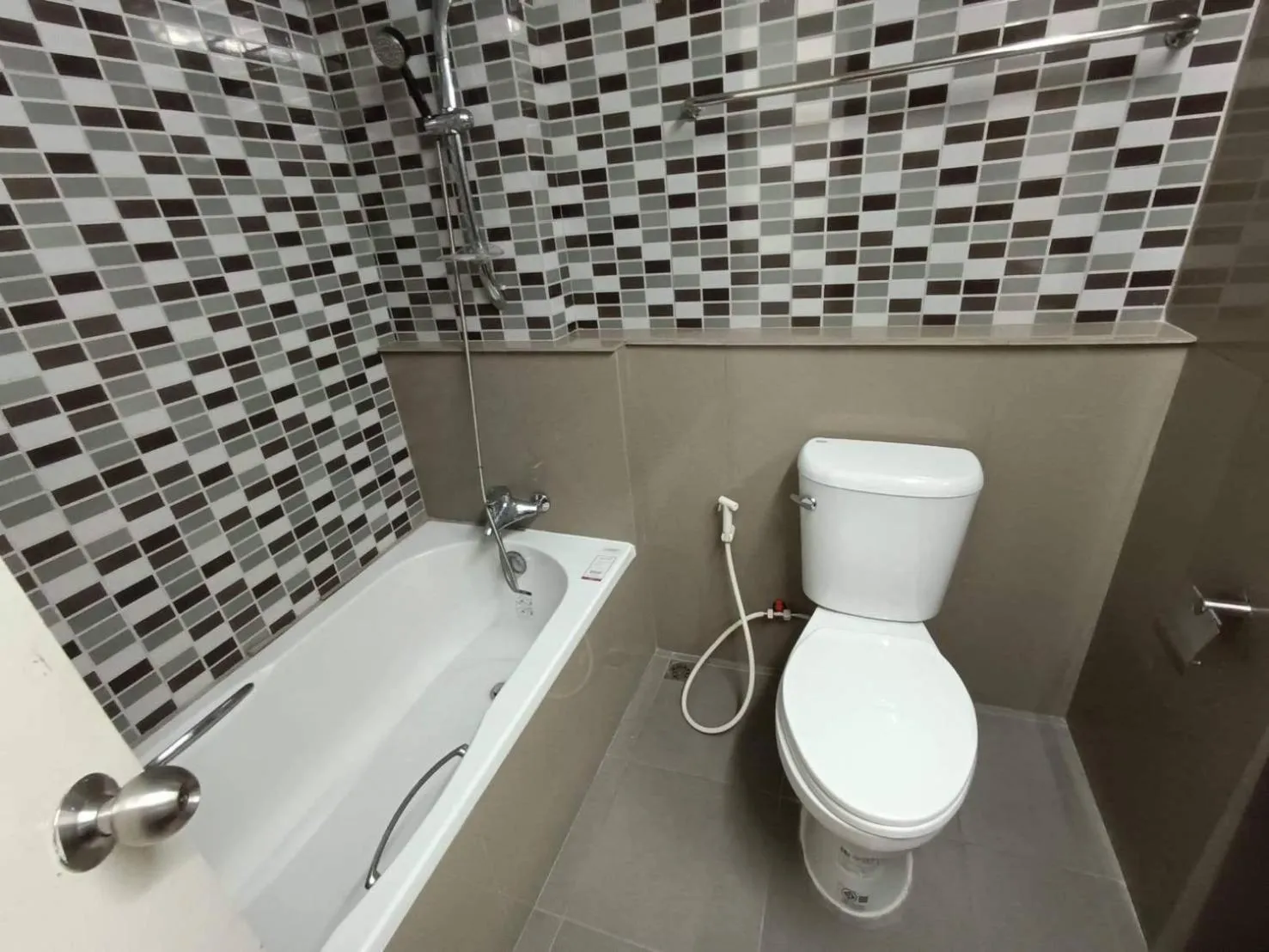 Bathroom in The Pacific Cool Chic