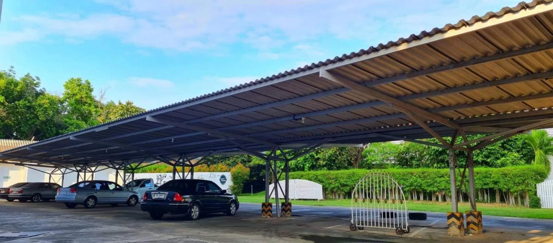 Parking in The Pacific Cool Chic