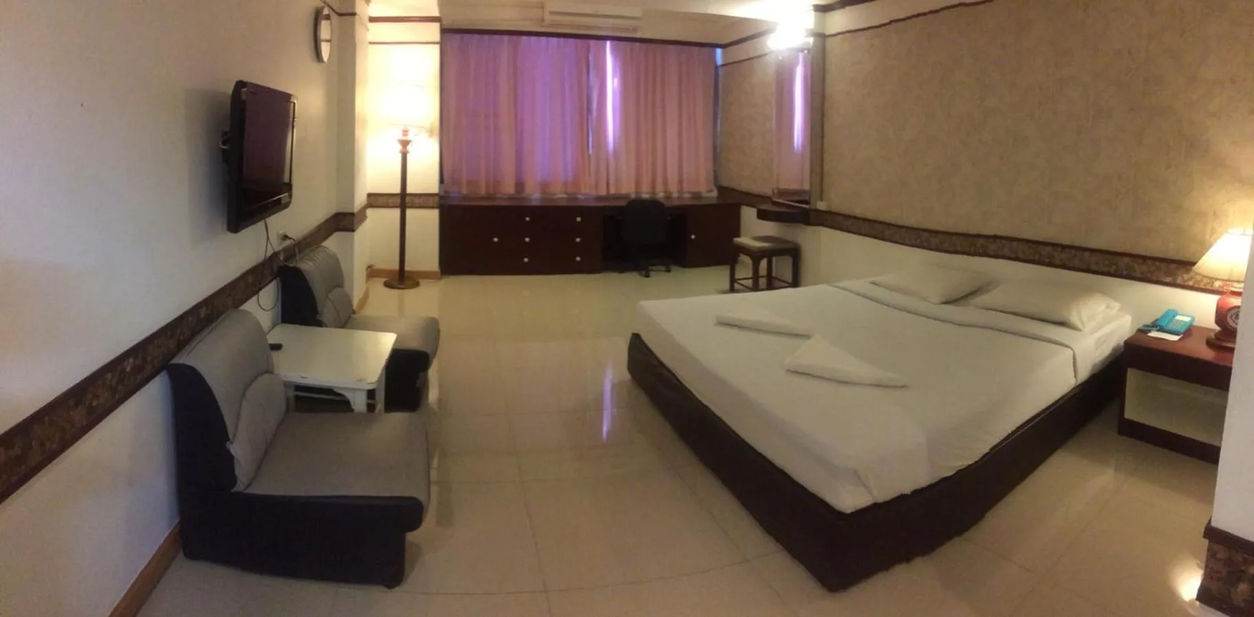 Bed in The Pacific Cool Chic