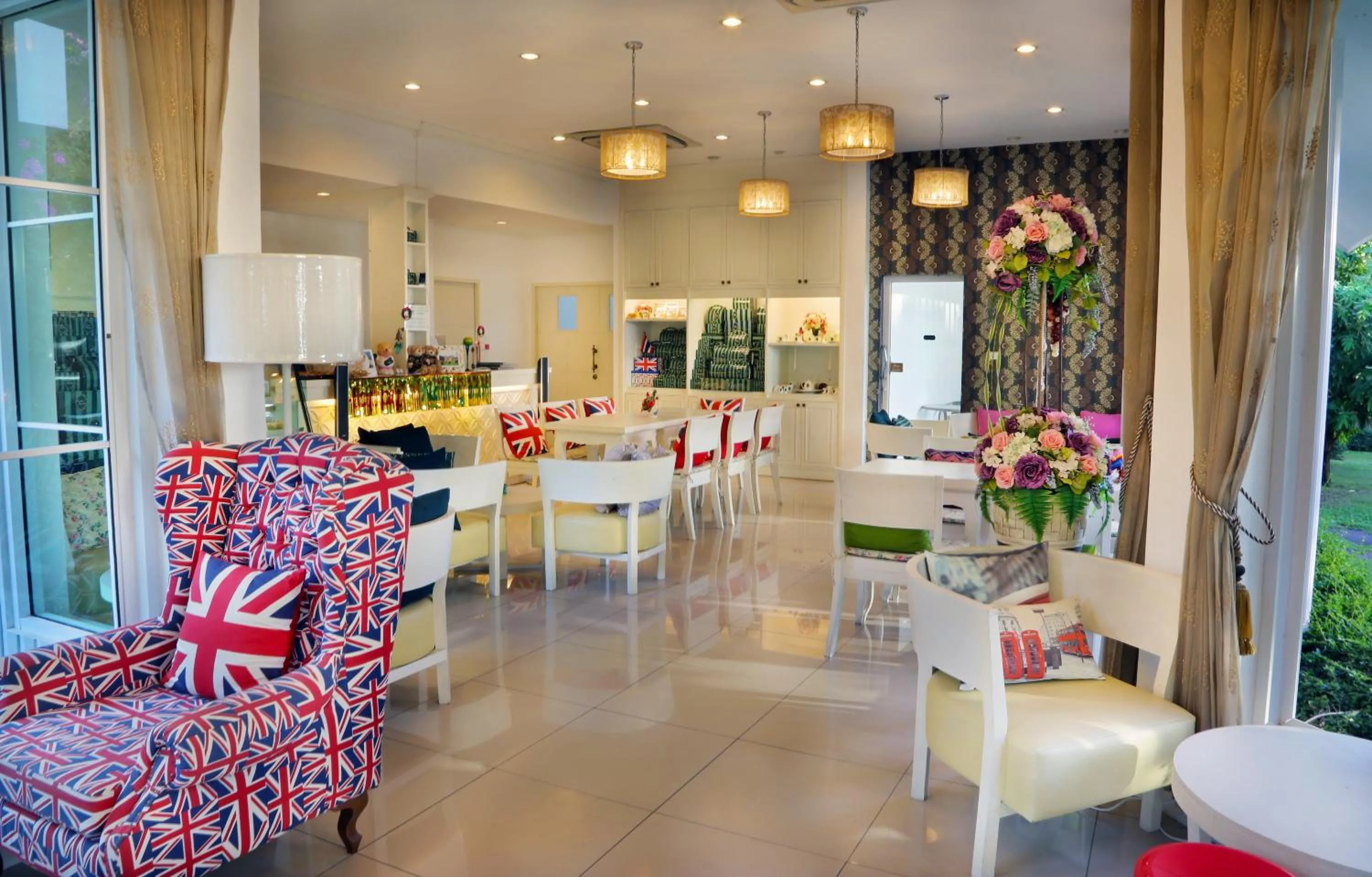 Restaurant/places to eat in The Pacific Cool Chic