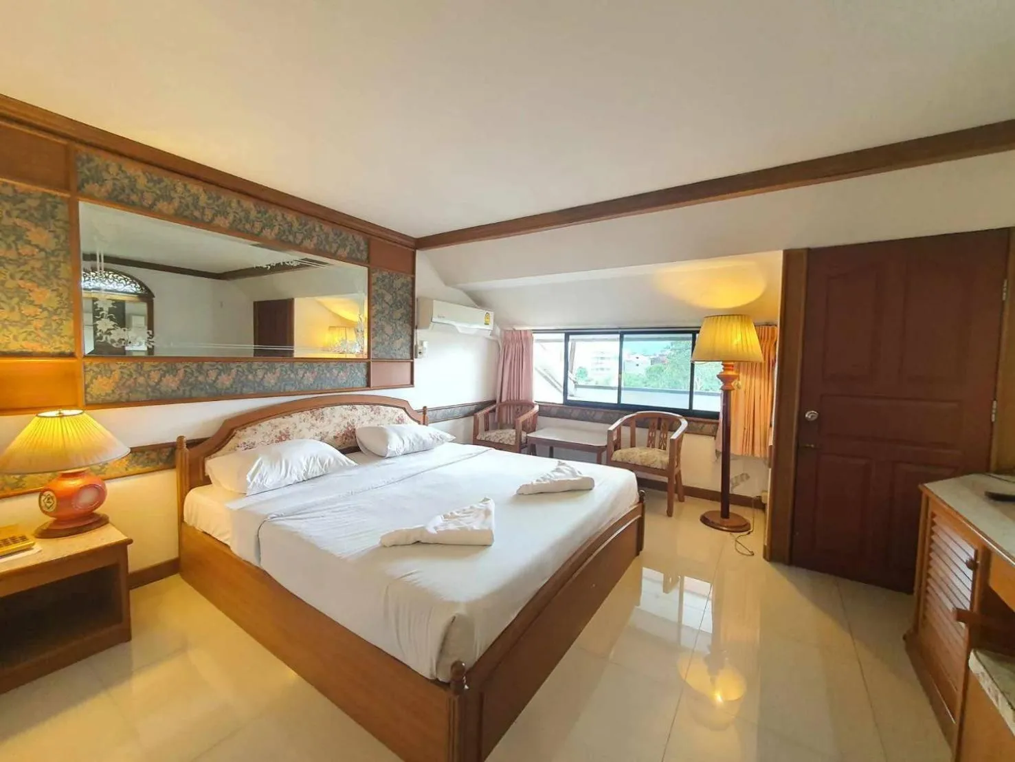 Bed in The Pacific Cool Chic