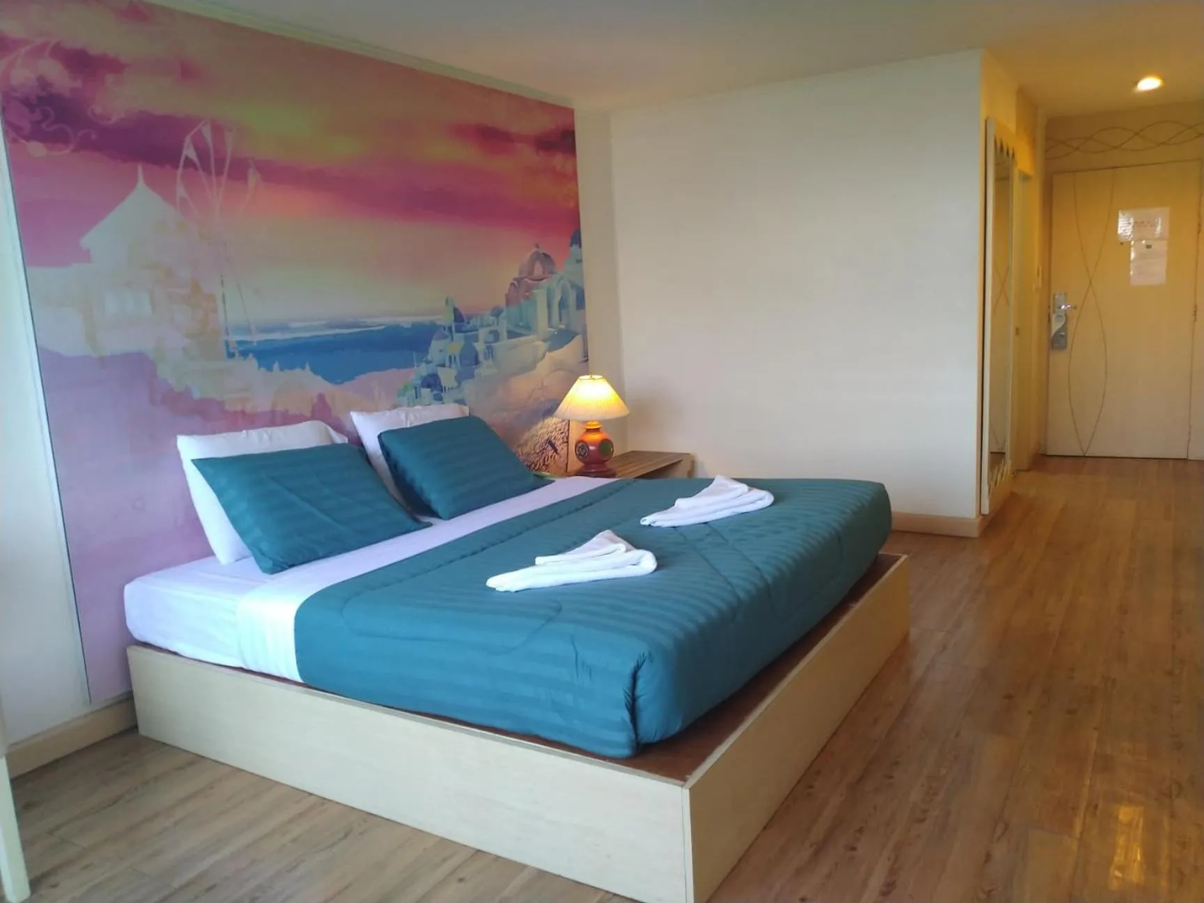 Photo of the whole room, Bed in The Pacific Cool Chic