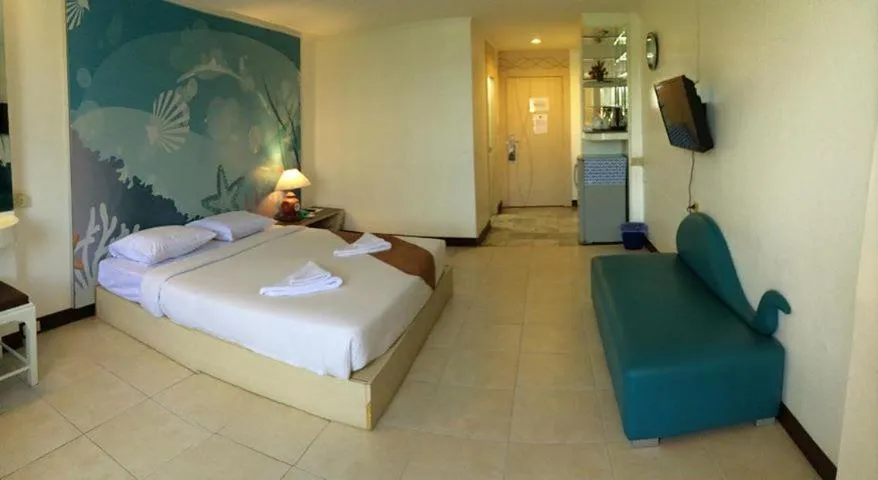 Bed in The Pacific Cool Chic