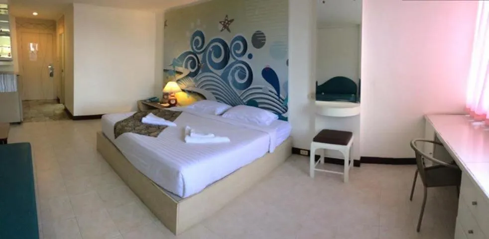 Bed in The Pacific Cool Chic