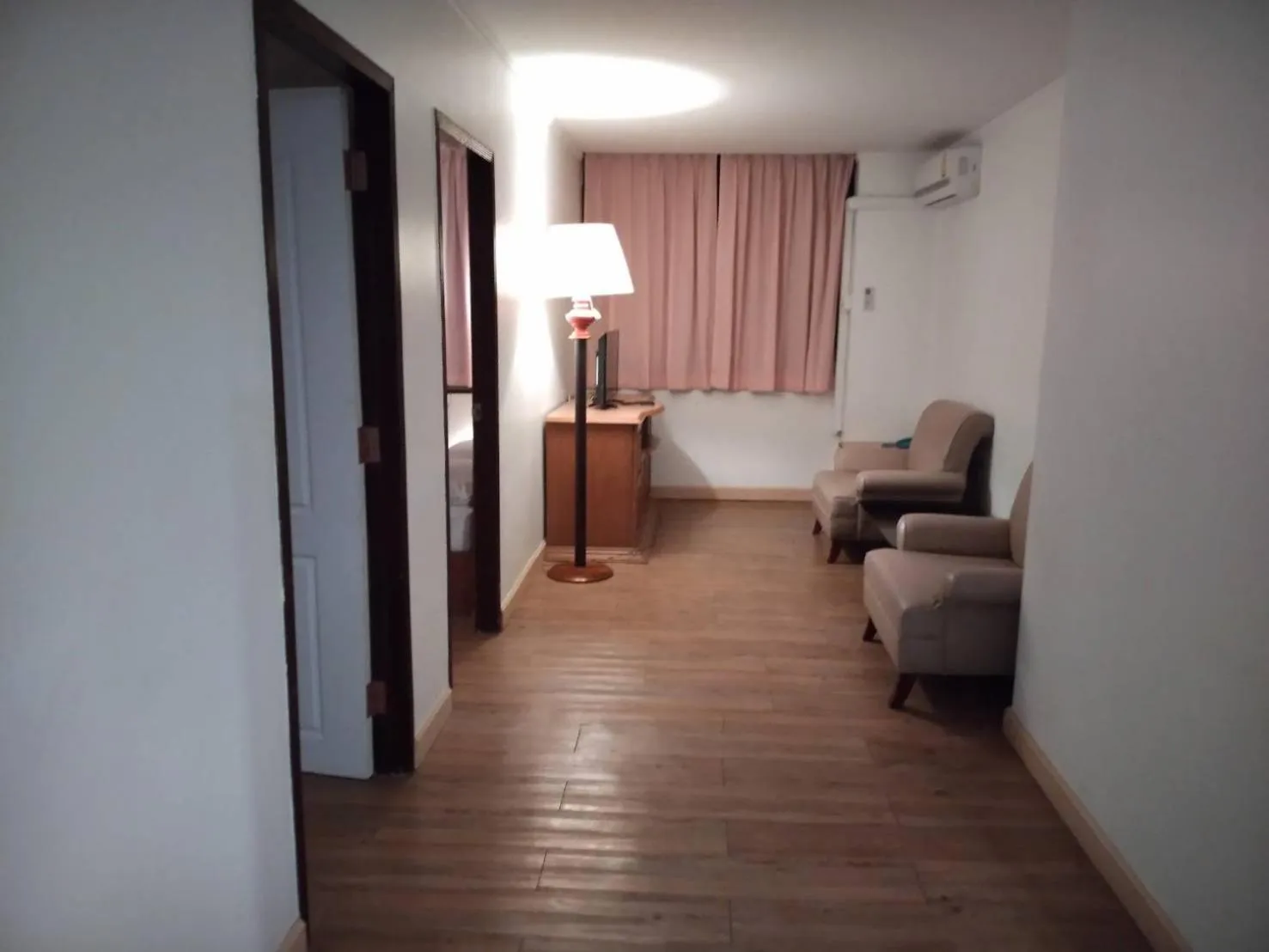 TV and multimedia, Bed in The Pacific Cool Chic