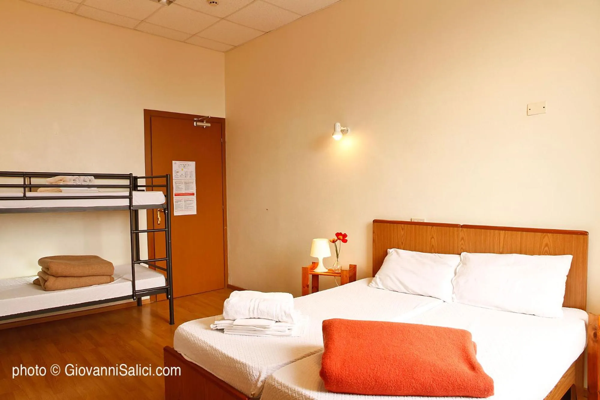 SANTANGELA Hostel & Rooms