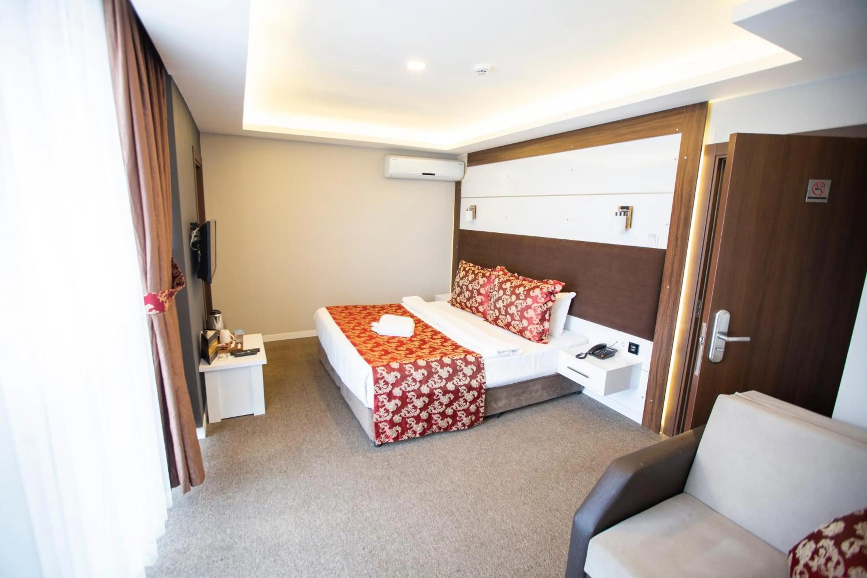 Bed in Royal Life Exclusive