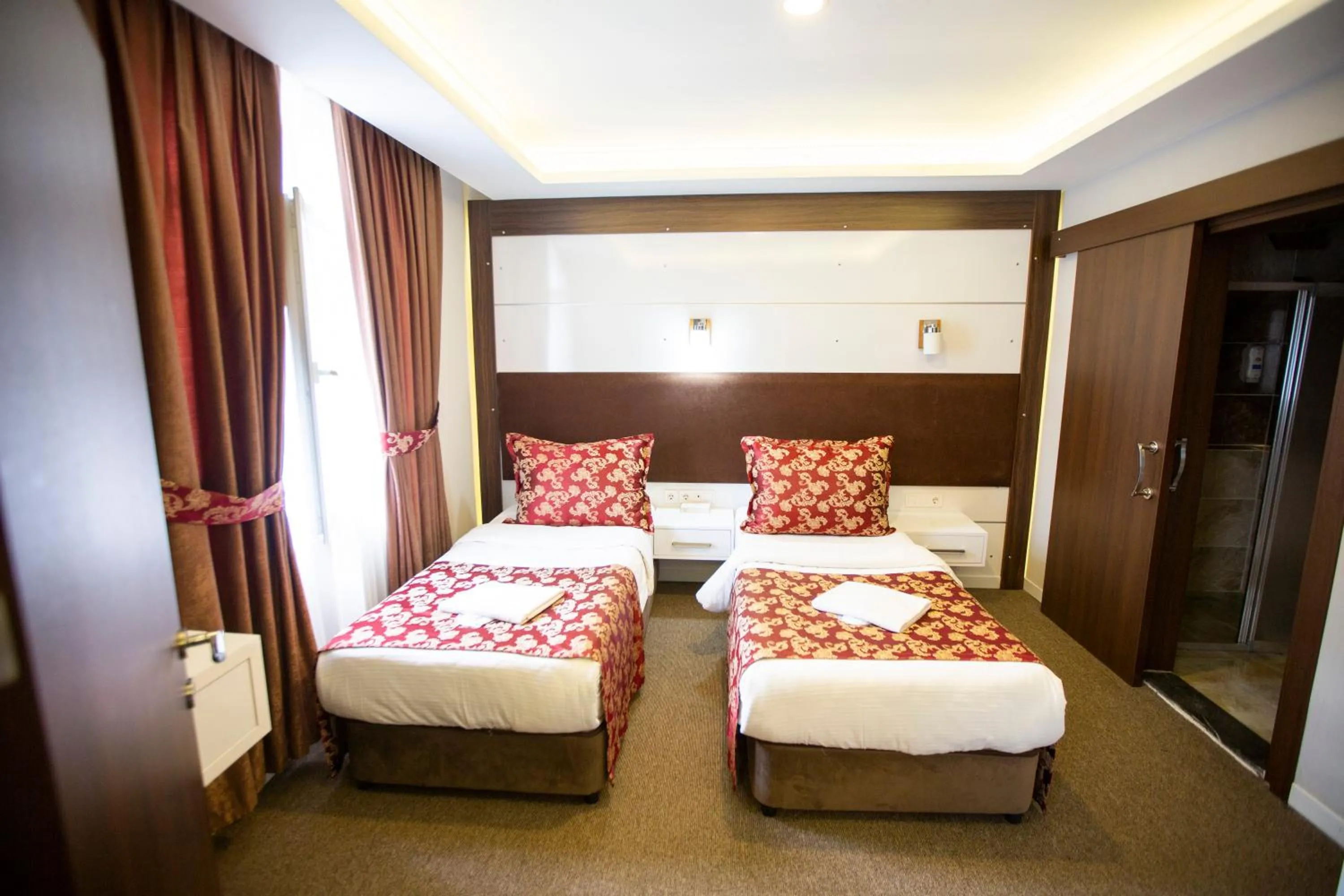 Bed in Royal Life Exclusive