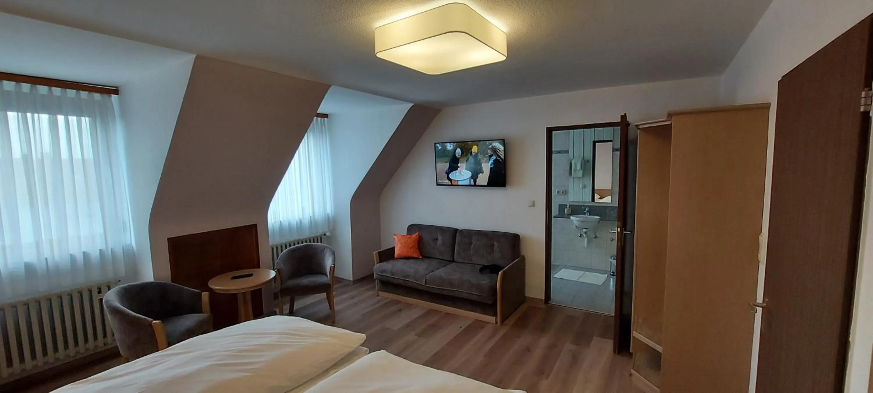 TV and multimedia, Bed in Hotel Astoria
