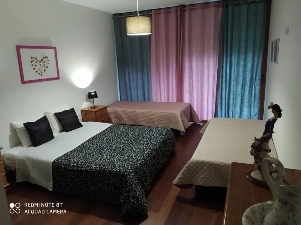 Property building, Bed in Casas Vale Martinho