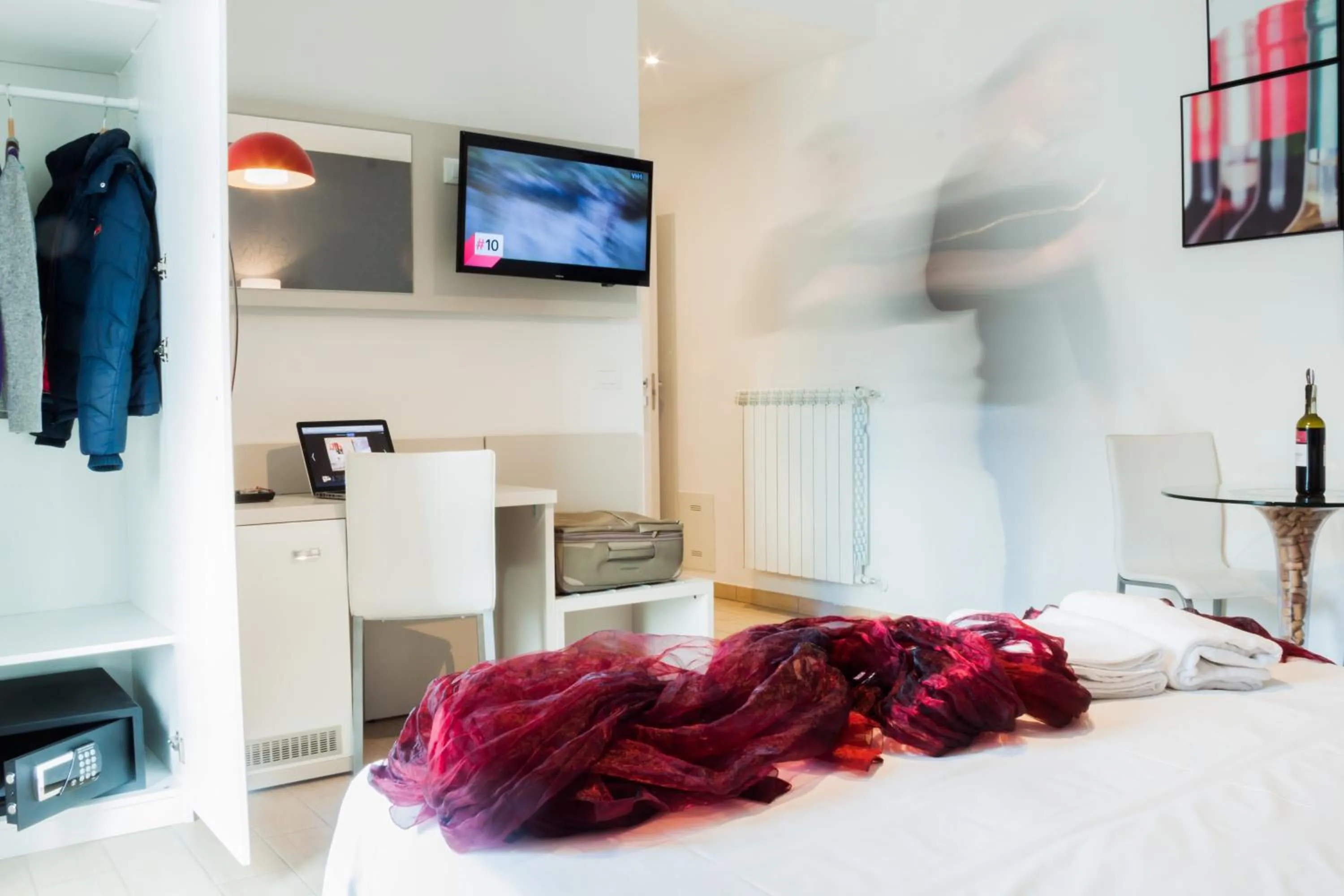 Bedroom, Bed in Hotel Rossovino Como