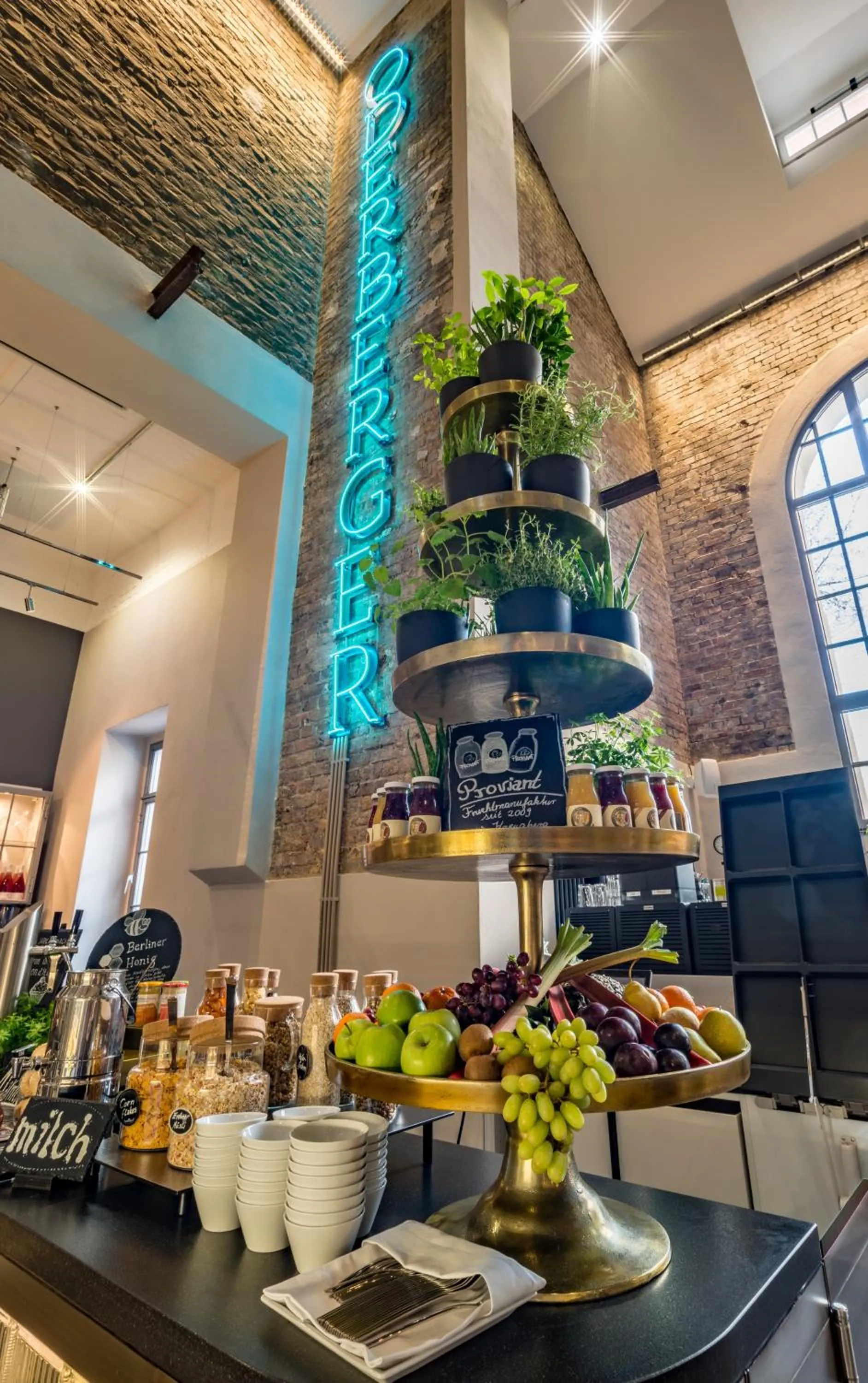 Restaurant/places to eat in Hotel Oderberger