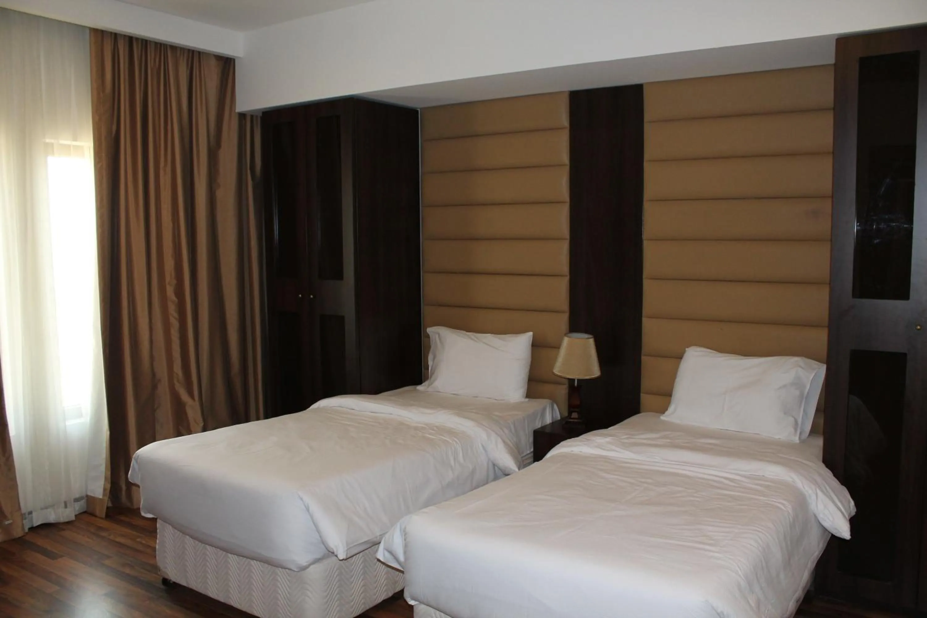 Day, Bed in Golden Tulip Al Khobar Suites