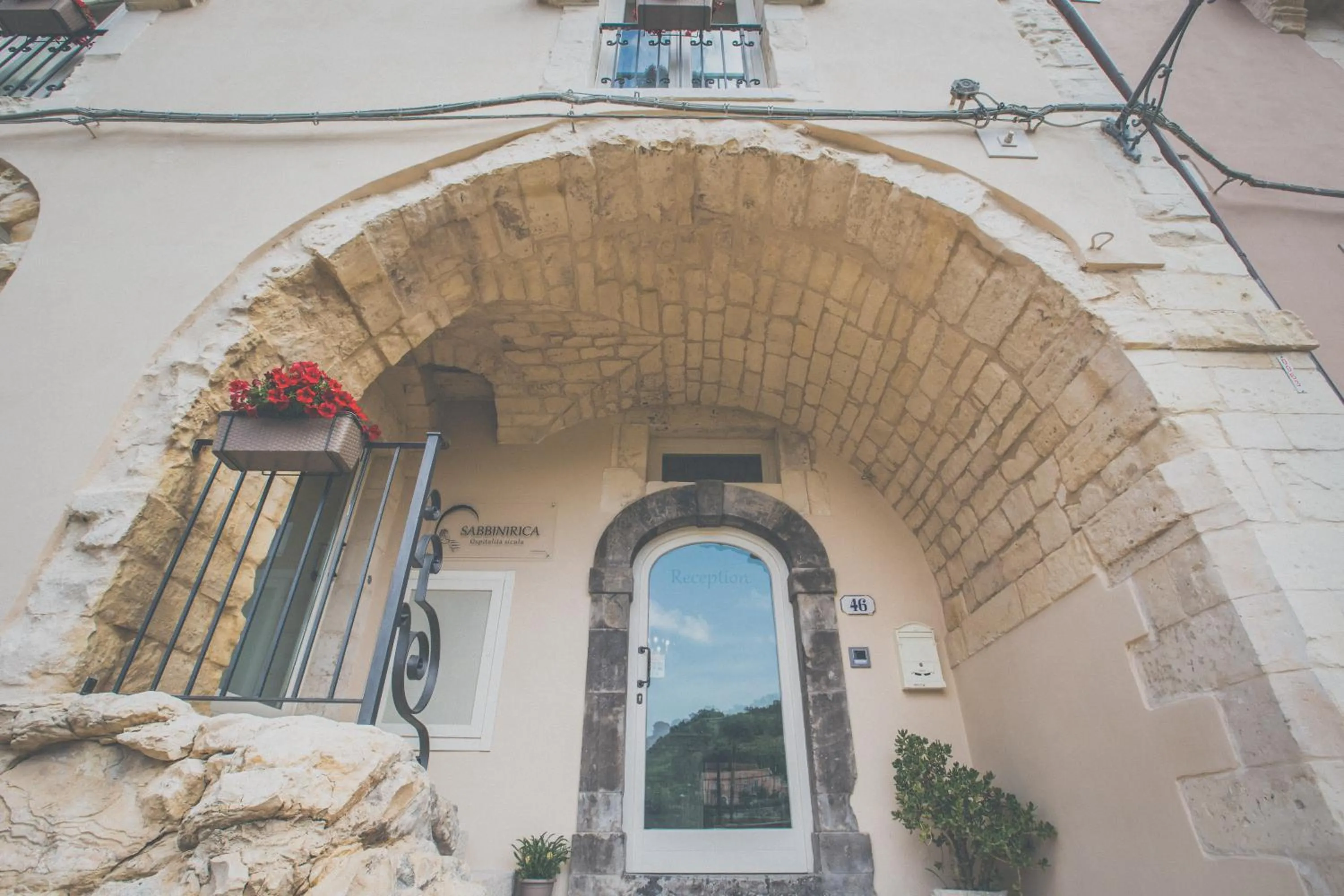 Facade/entrance in Sabbinirica