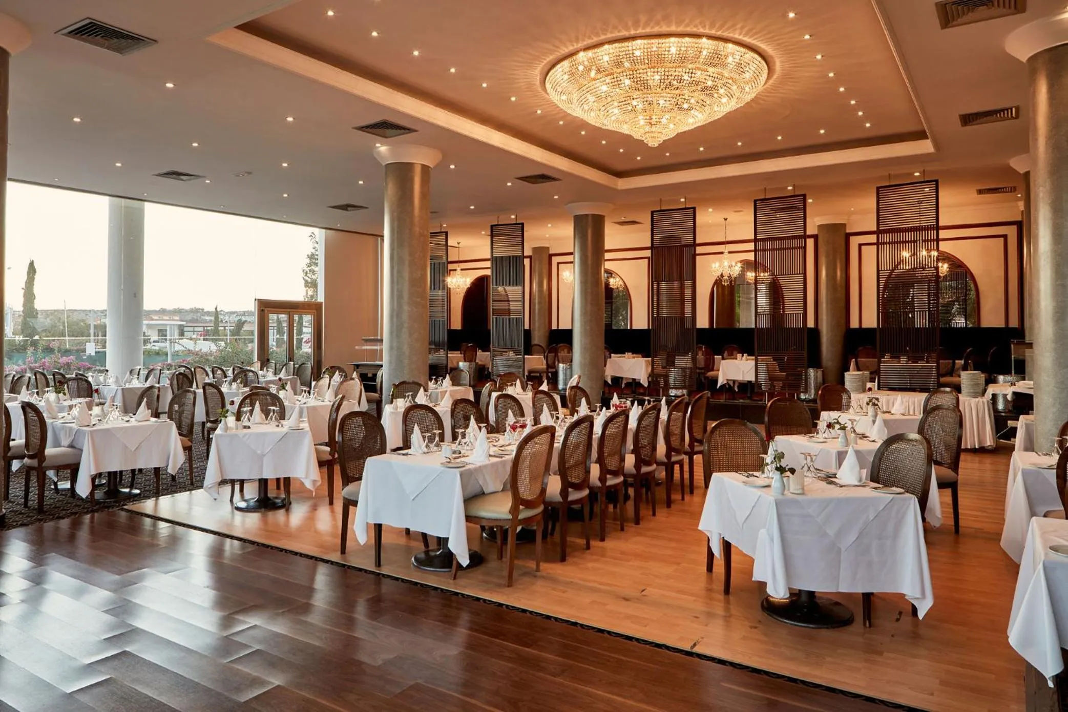 Restaurant/places to eat in Grecian Park