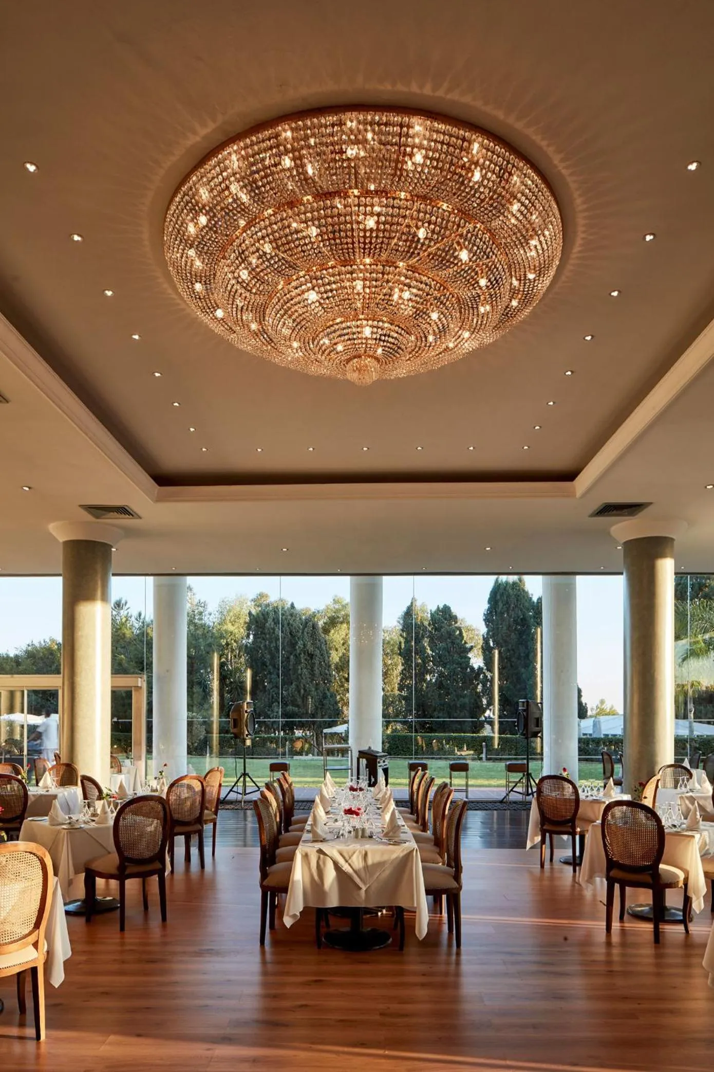 Restaurant/places to eat in Grecian Park