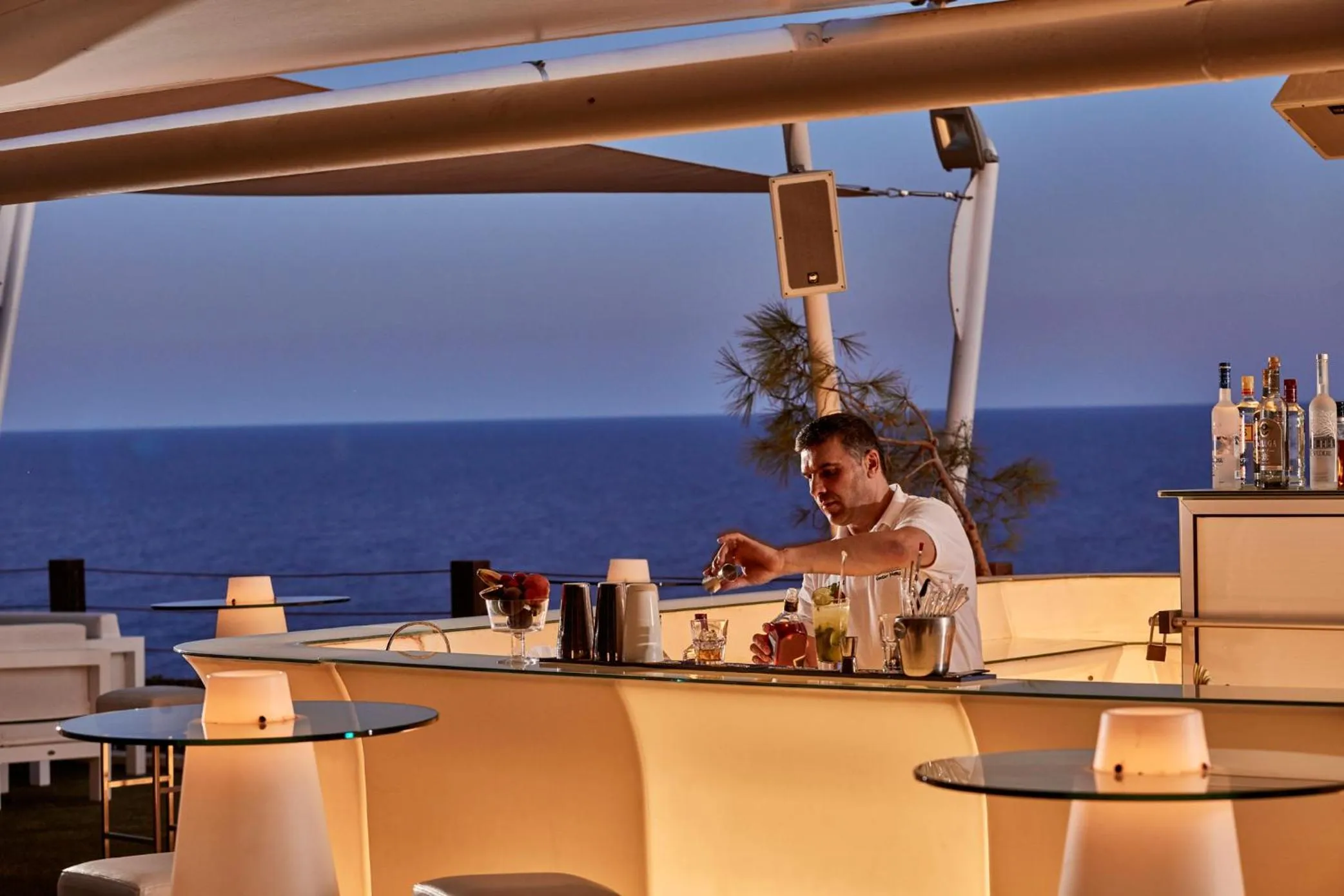 Lounge or bar in Grecian Park