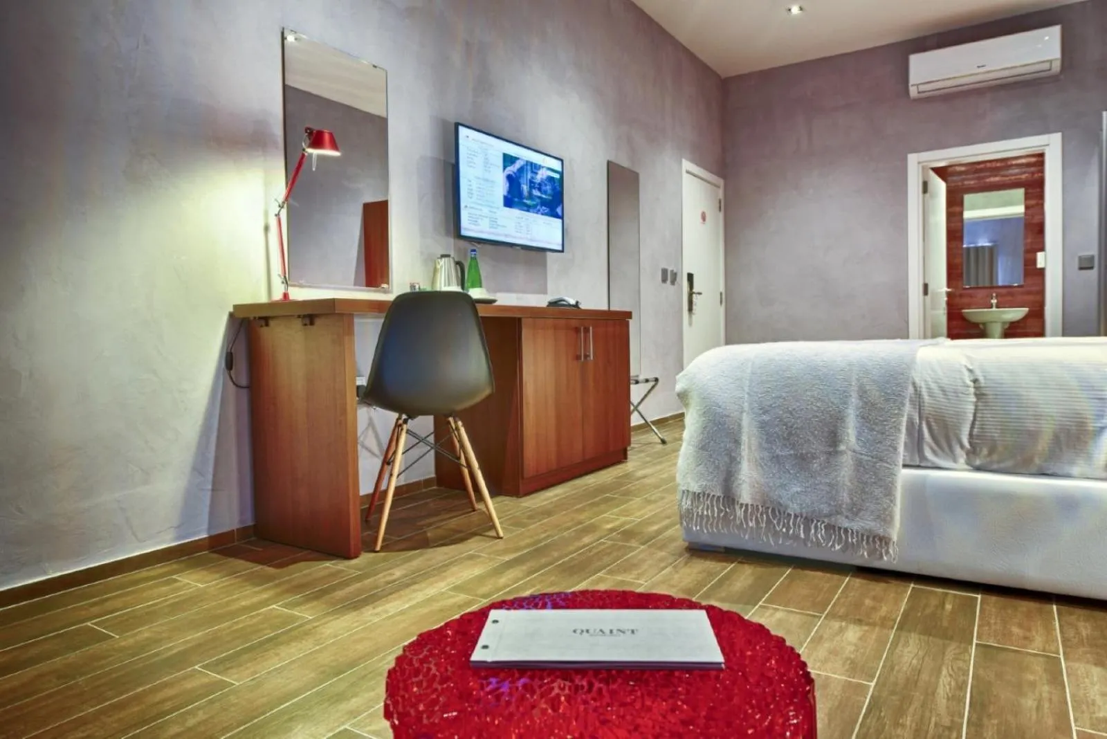 TV and multimedia, Bed in Quaint Boutique Hotel Xewkija