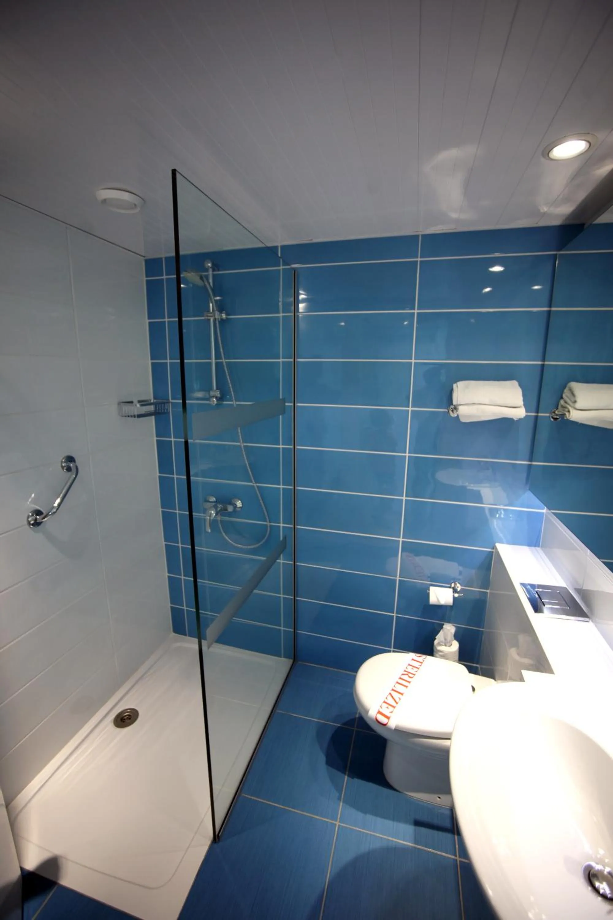 Shower in Anonymous Beach Hotel (Adults 16+)