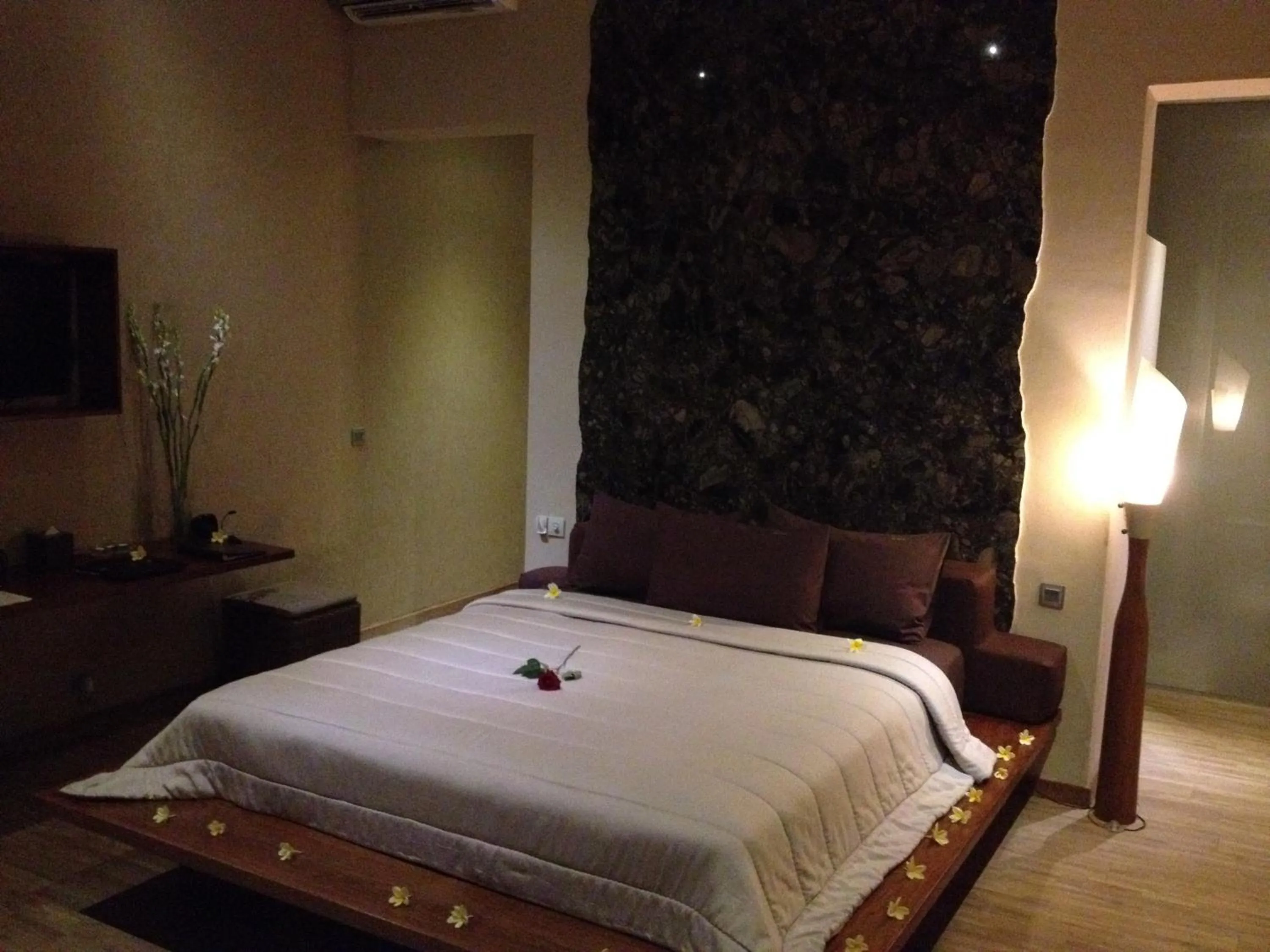 Bed in The Puncak Lombok