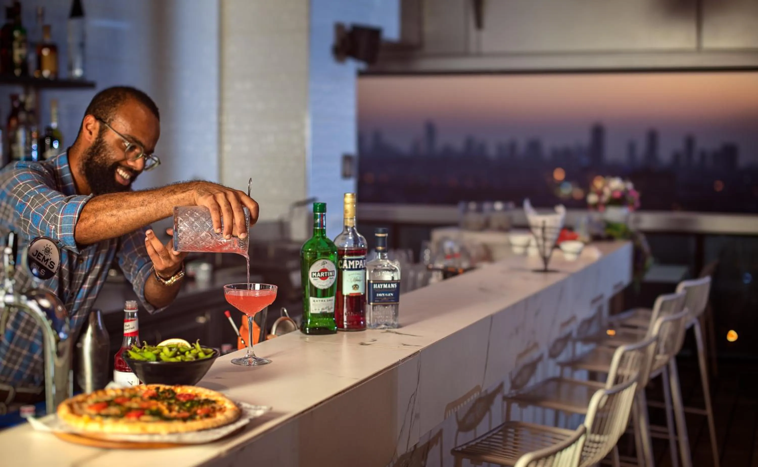 Swimming pool in Prima Link Hotel