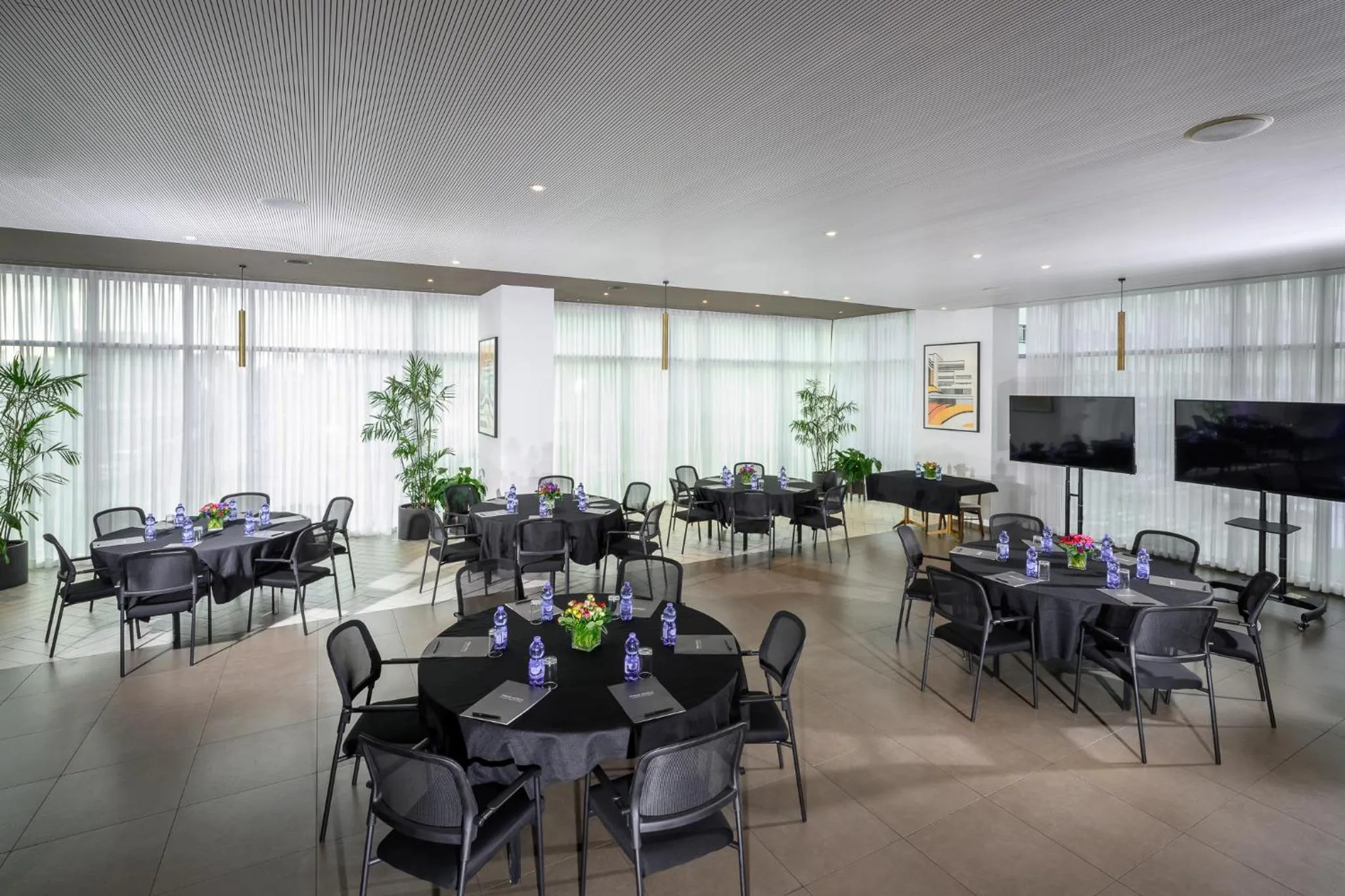 Meeting/conference room in Prima Link Hotel