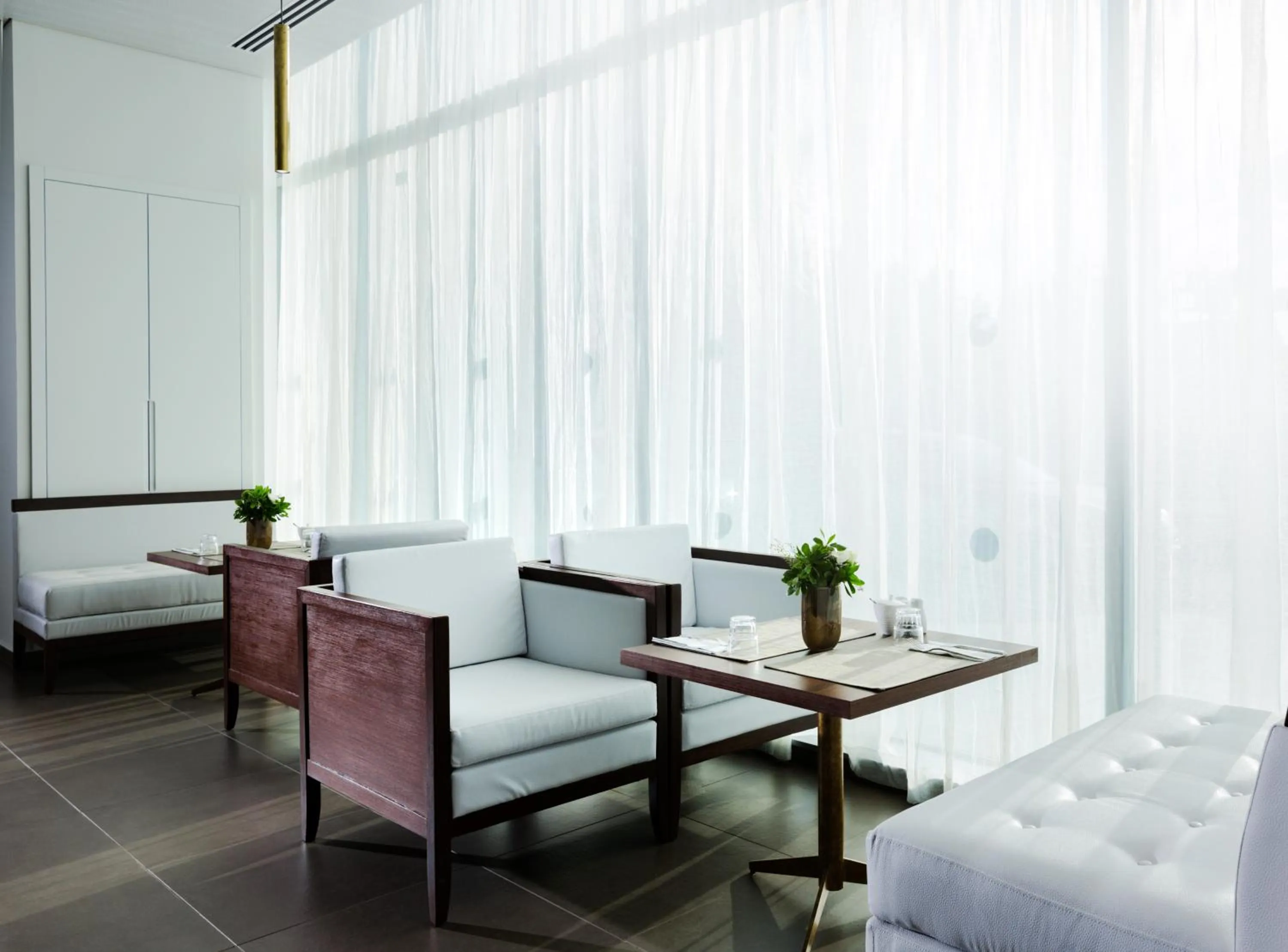 Restaurant/places to eat, Bed in Prima Link Hotel