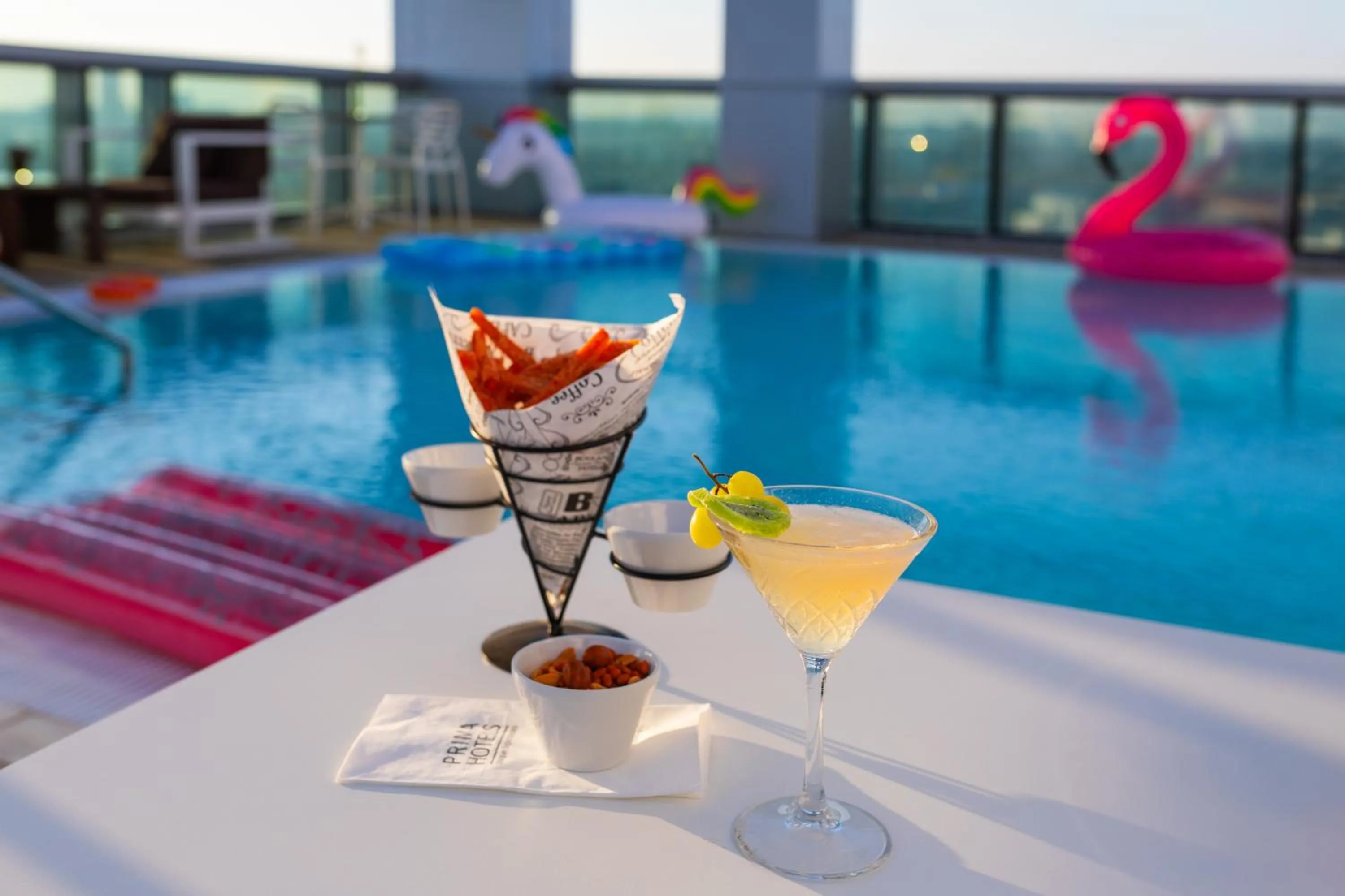 Swimming pool in Prima Link Hotel