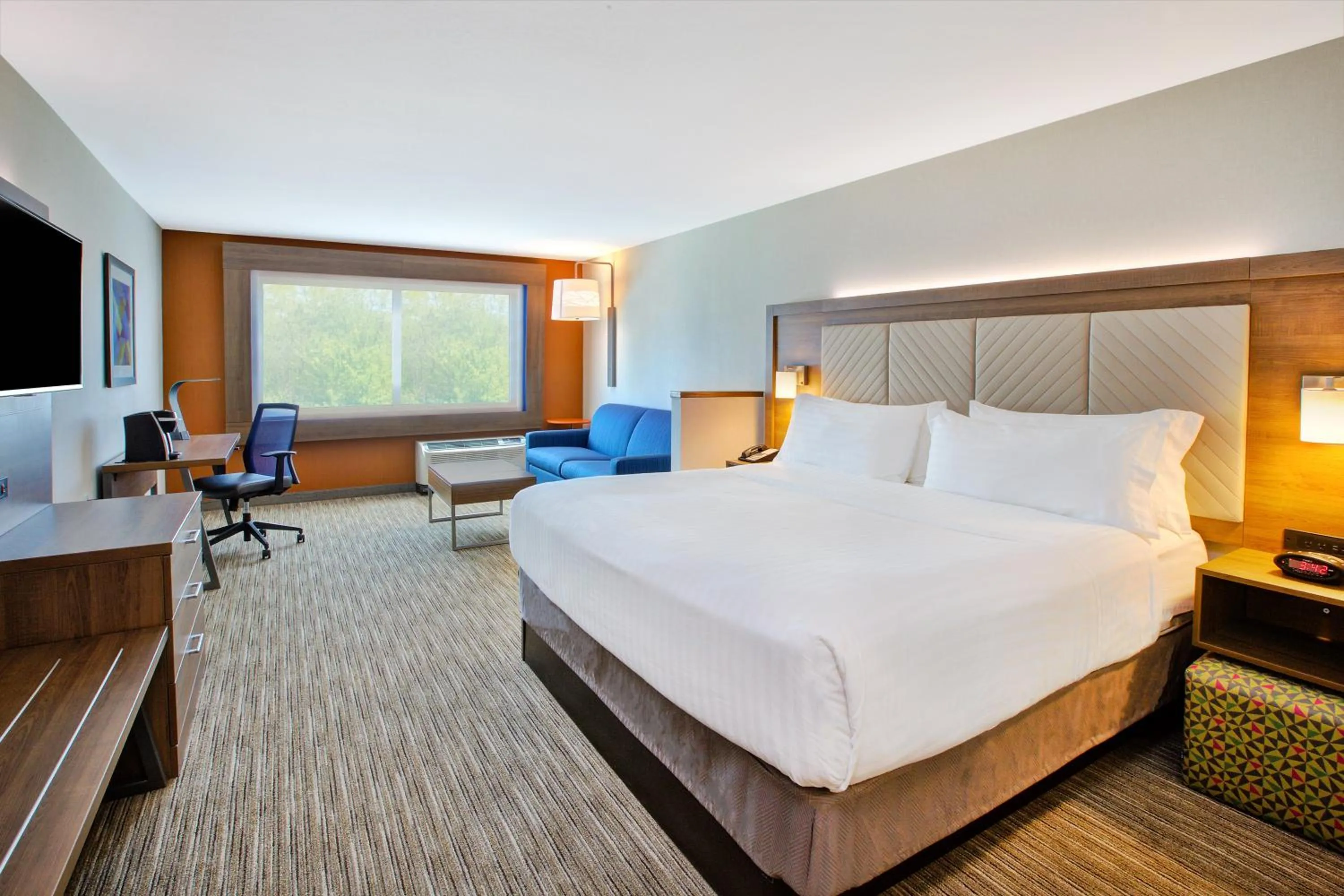 Photo of the whole room, Bed in Holiday Inn Express & Suites New Castle by IHG