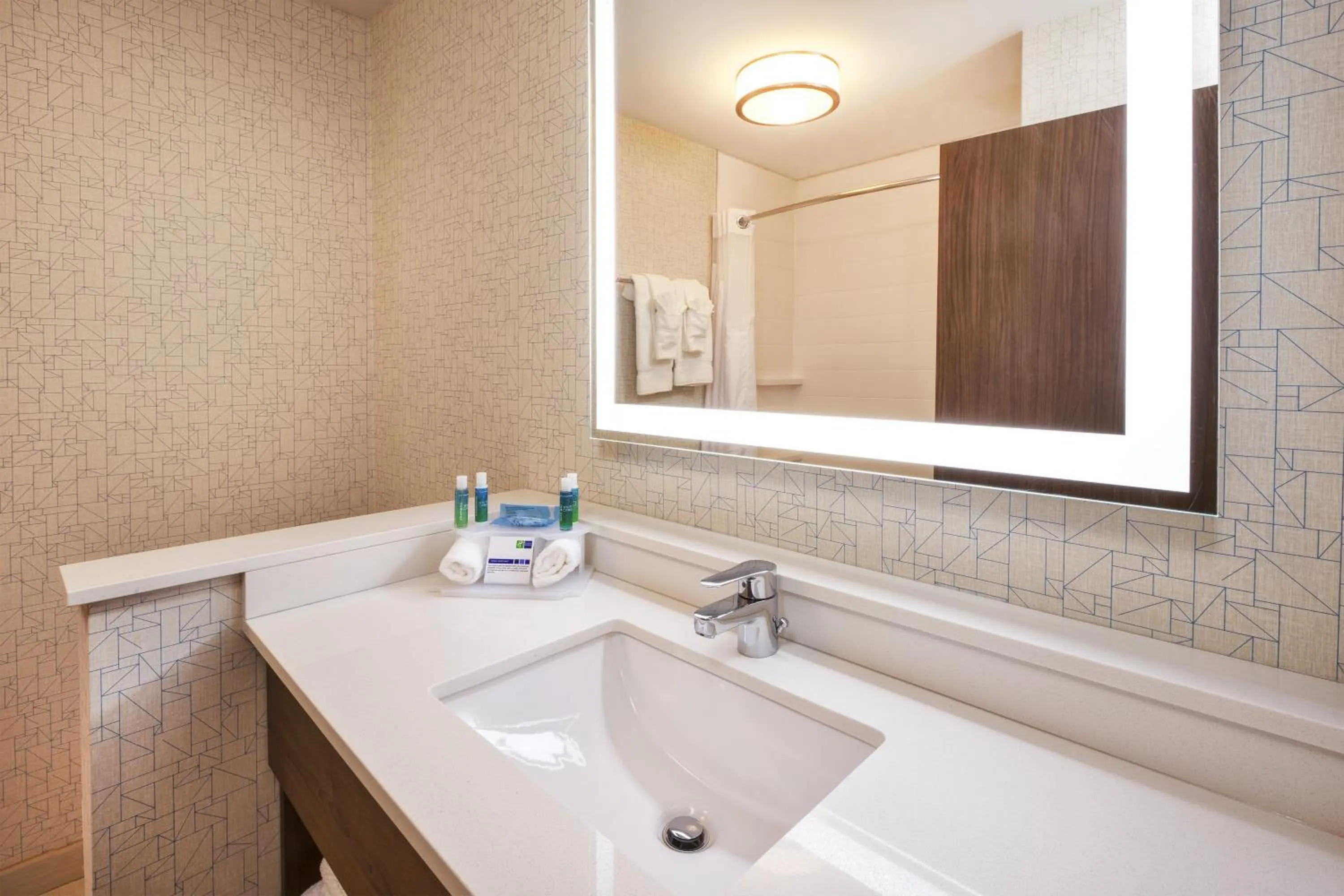 Bathroom in Holiday Inn Express & Suites New Castle by IHG