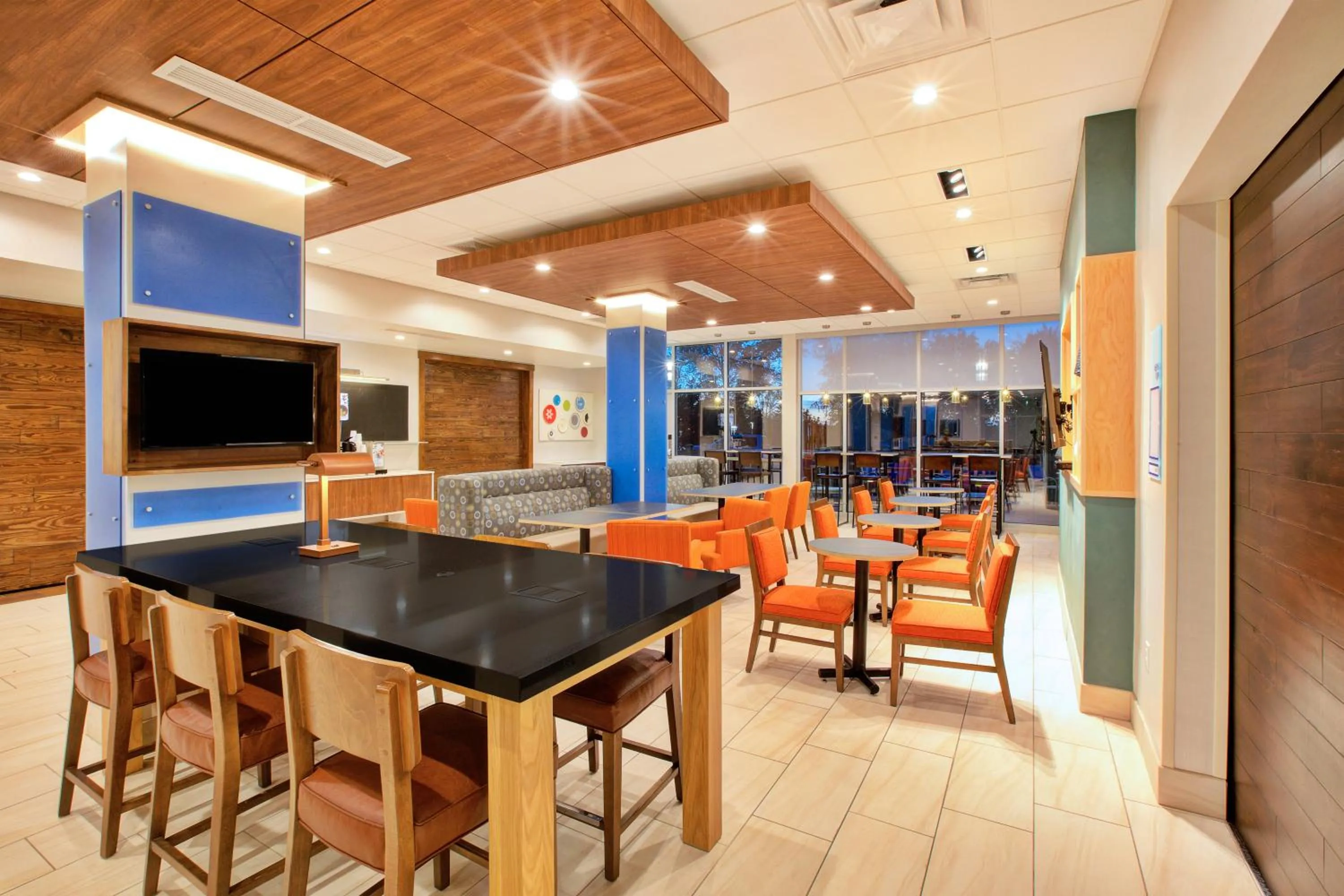 Property building in Holiday Inn Express & Suites New Castle by IHG