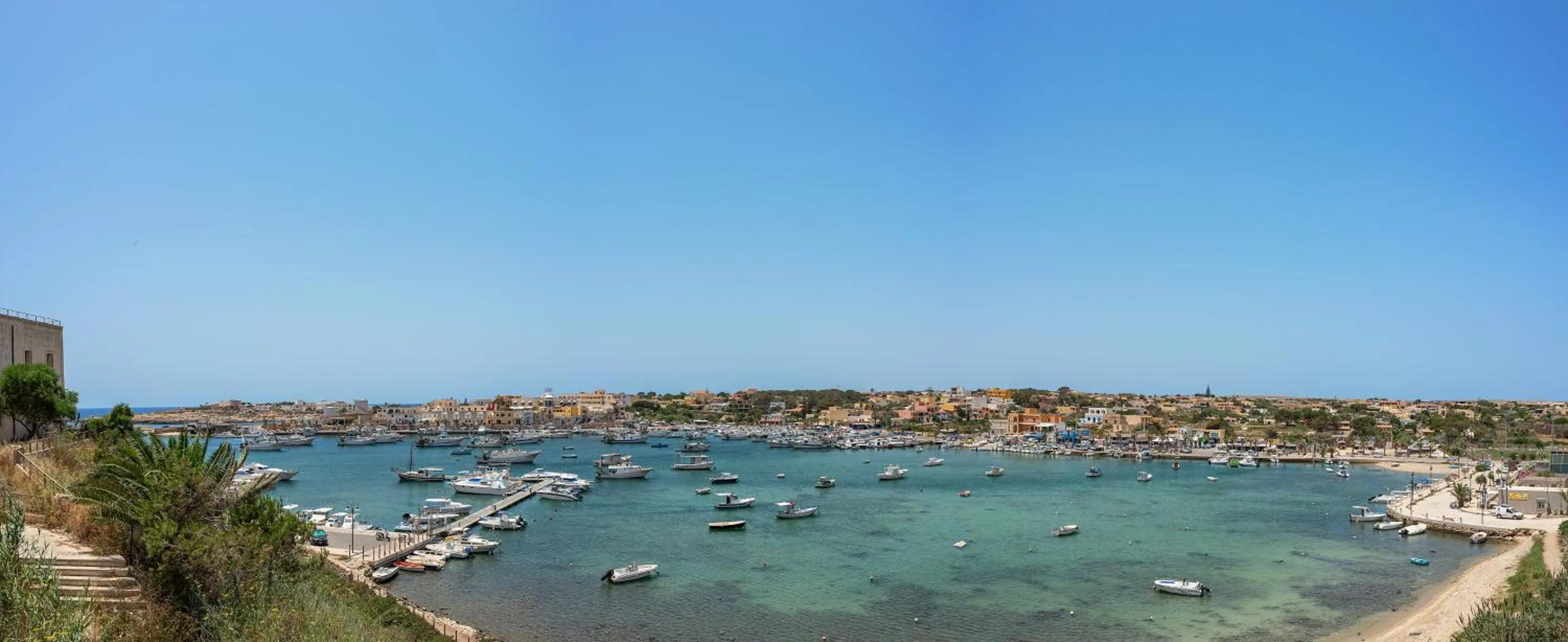 Summer in Hotel Vega